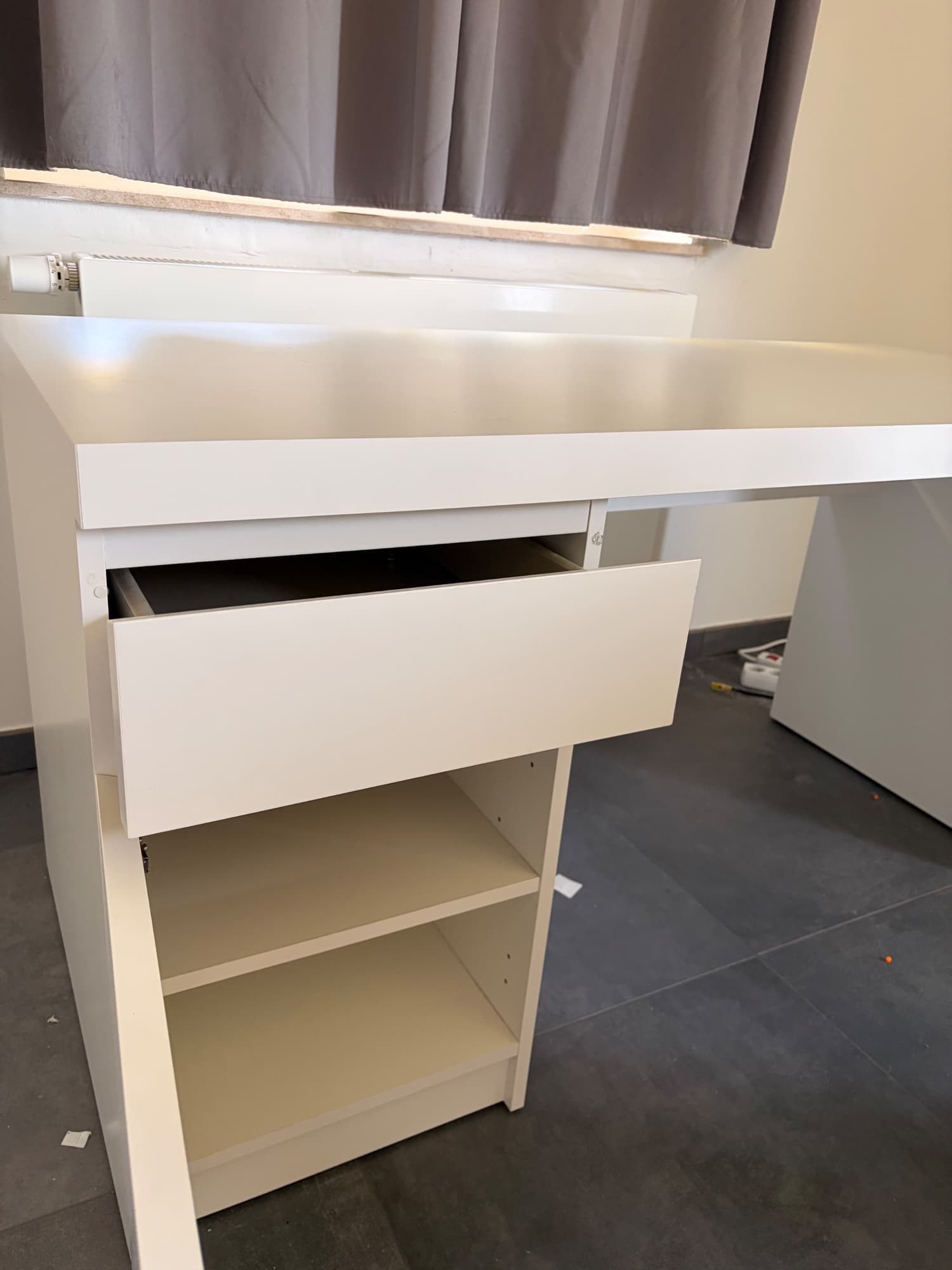 MALM BUREAU BLANC bureau, berkenfineer