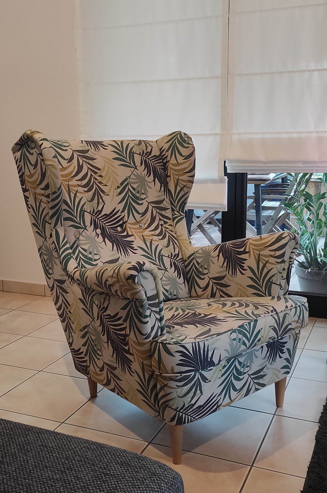 STRANDMON oorfauteuil, Gillhov veelkleurig