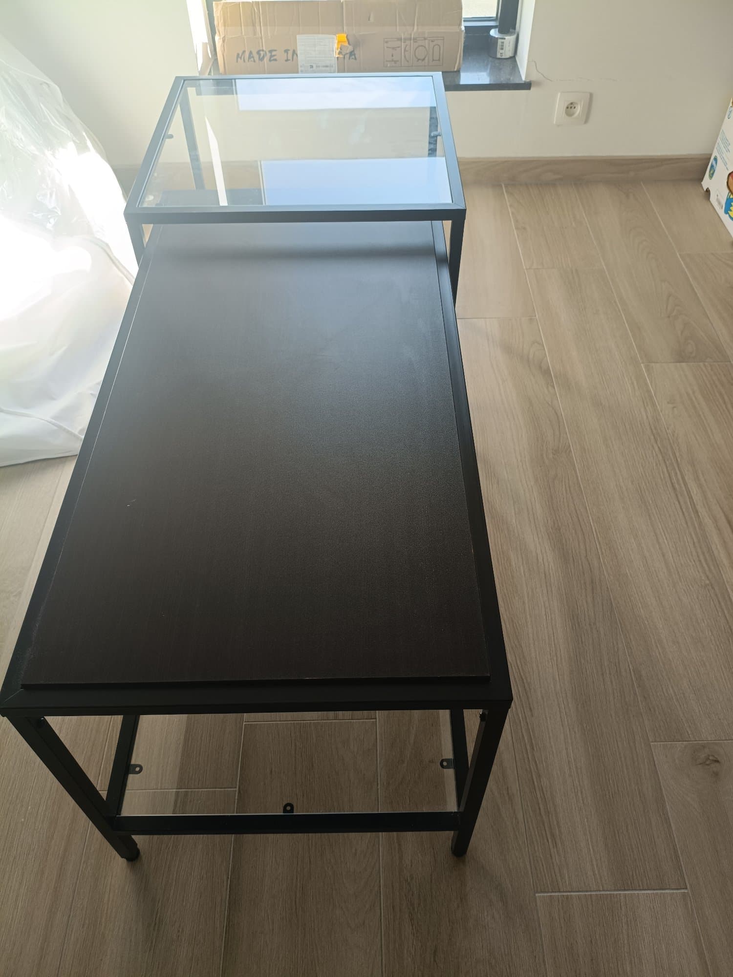 VITTSJÖ Tables gigognes, lot de 2, brun noir, verre, 90x50 cm