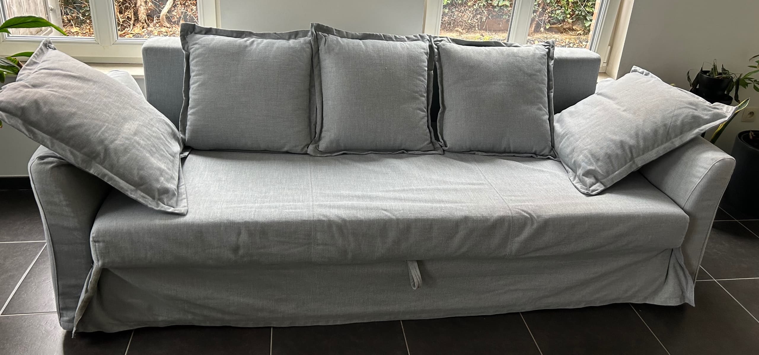 FRIHETEN canapé 3 places convertible, Faringe gris clair