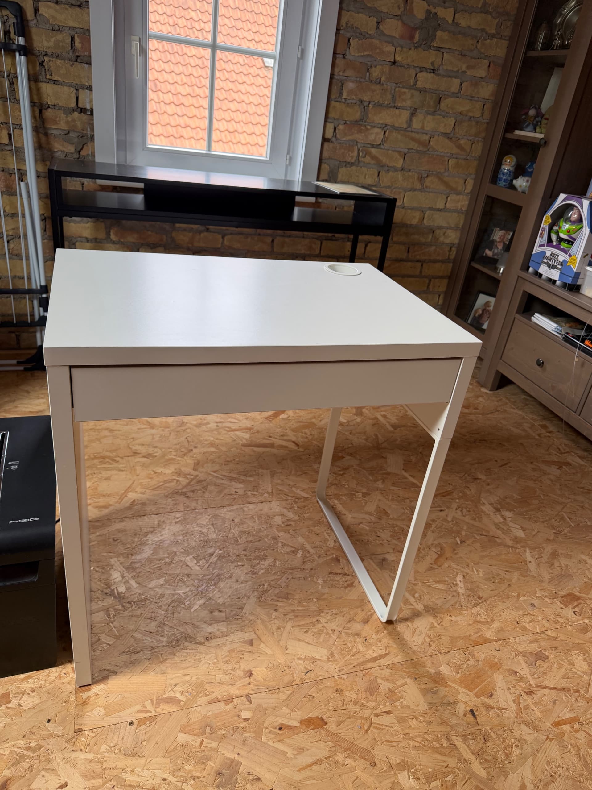 MICKE desk, white, 73x50 cm