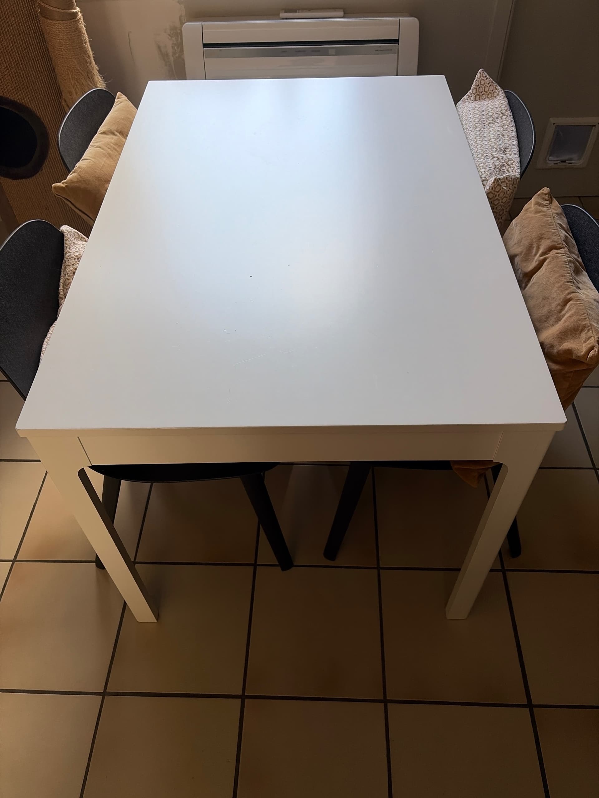 UITSCHUIFBARE TAFEL