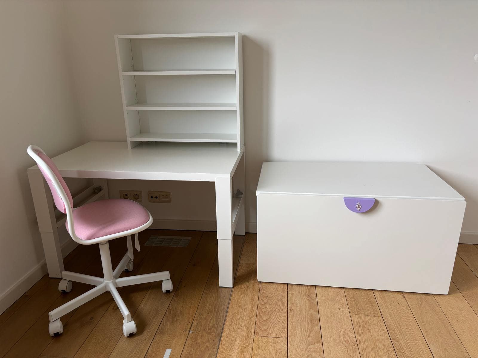 PÅHL/ÖRFJÄLL bureau en stoel, wit/lichtgroen