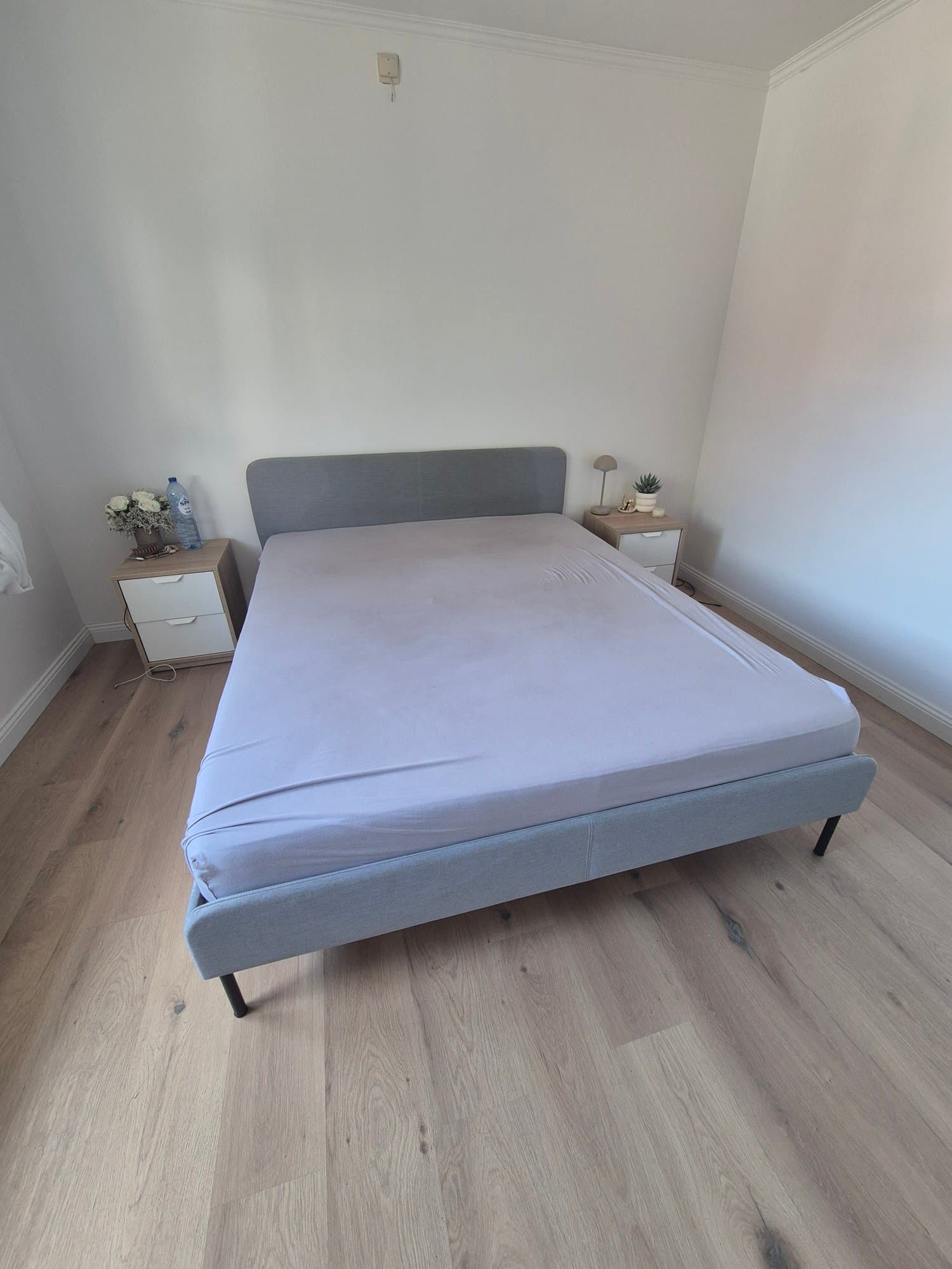 SLATTUM upholstered bed frame, Vissle dark grey/incl slipcover for headboard Öreryd grey/beige, 160x200 cm