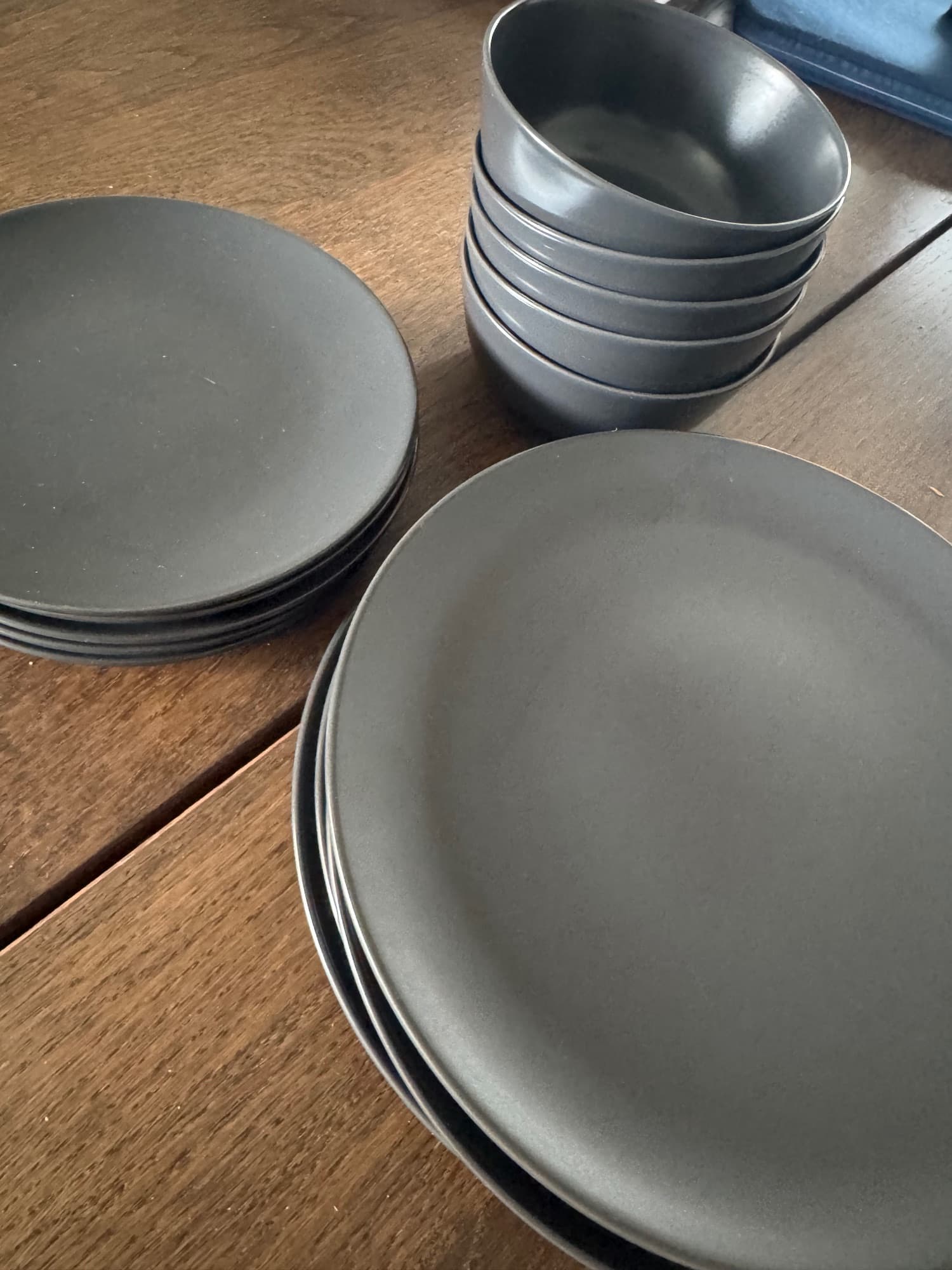 FÄRGKLAR 18-piece service, matt dark grey