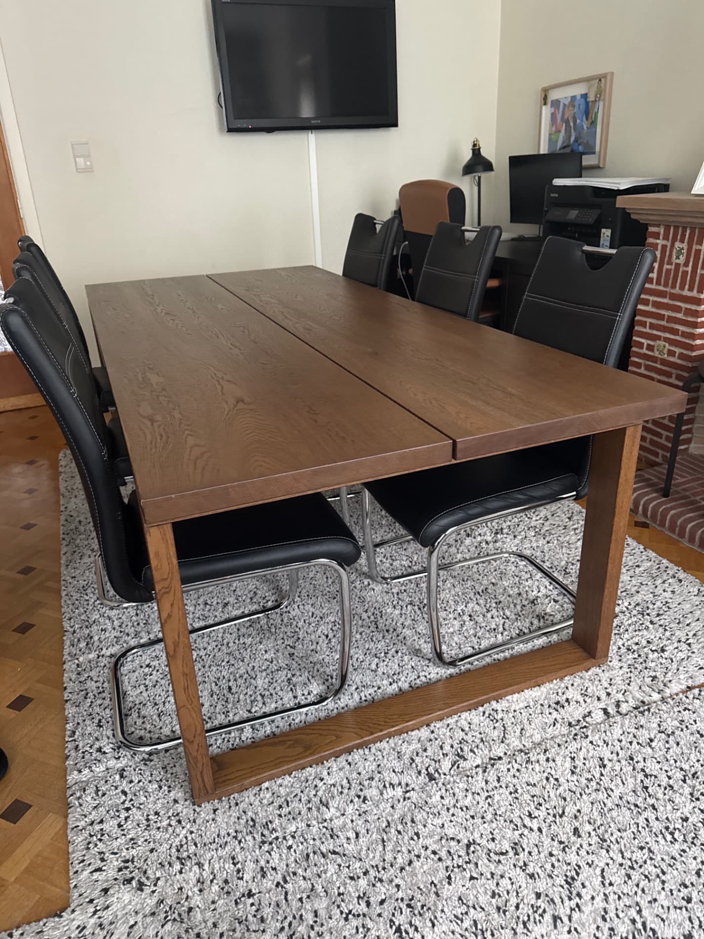 TABLE 6 PERSONNES tafel met 6 stoelen, bruin/Gunnared middengrijs