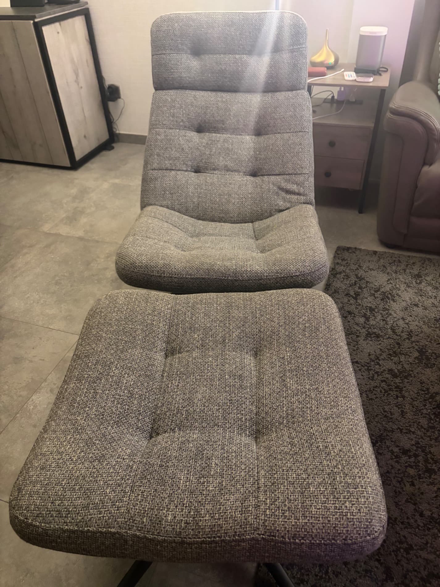 HAVBERG draaifauteuil en voetenbankje, Grann/Bomstad goudbruin