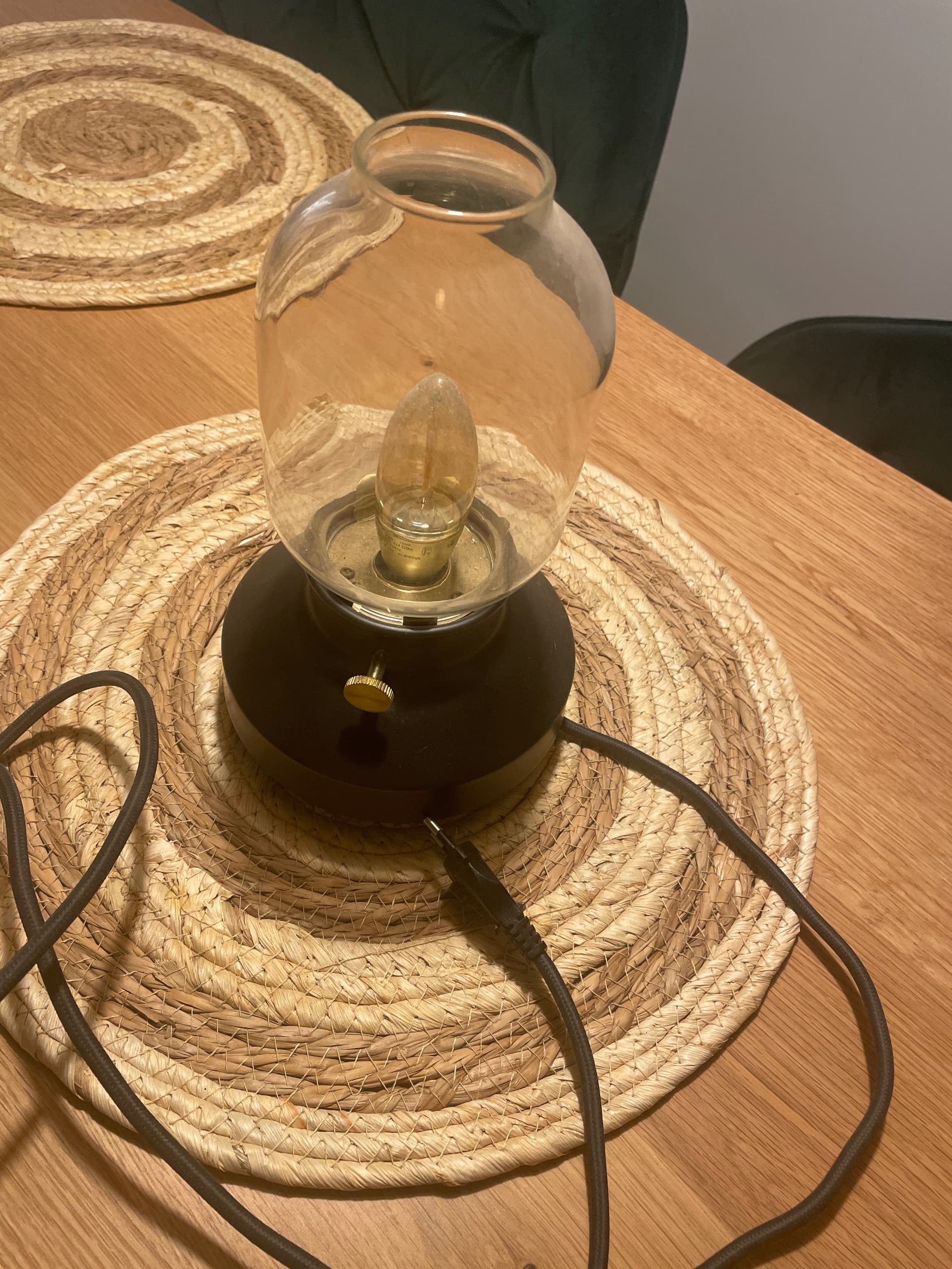 TÄRNABY Lampe de table, noir anthracite