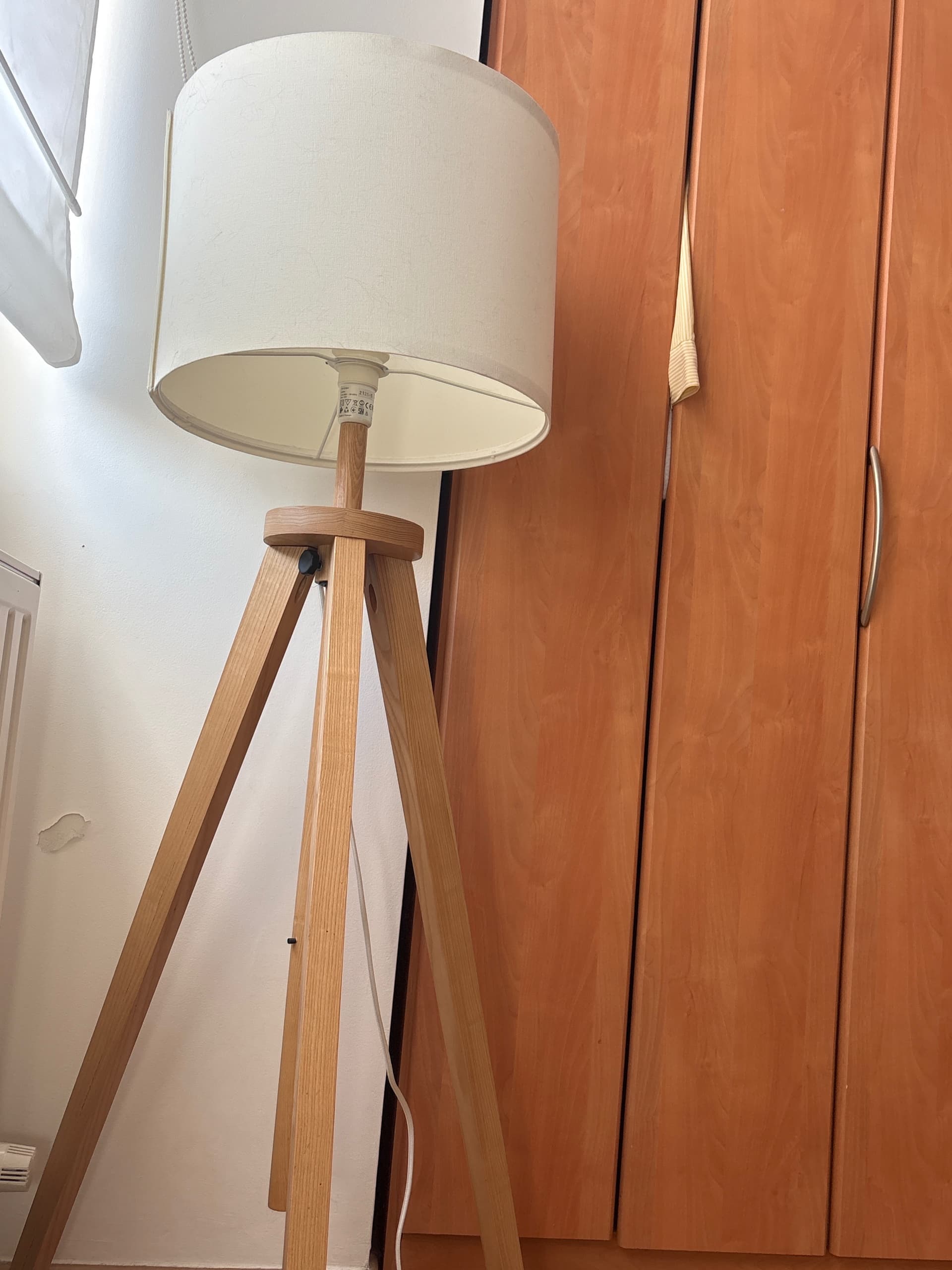 LAUTERS staande lamp, essen/wit