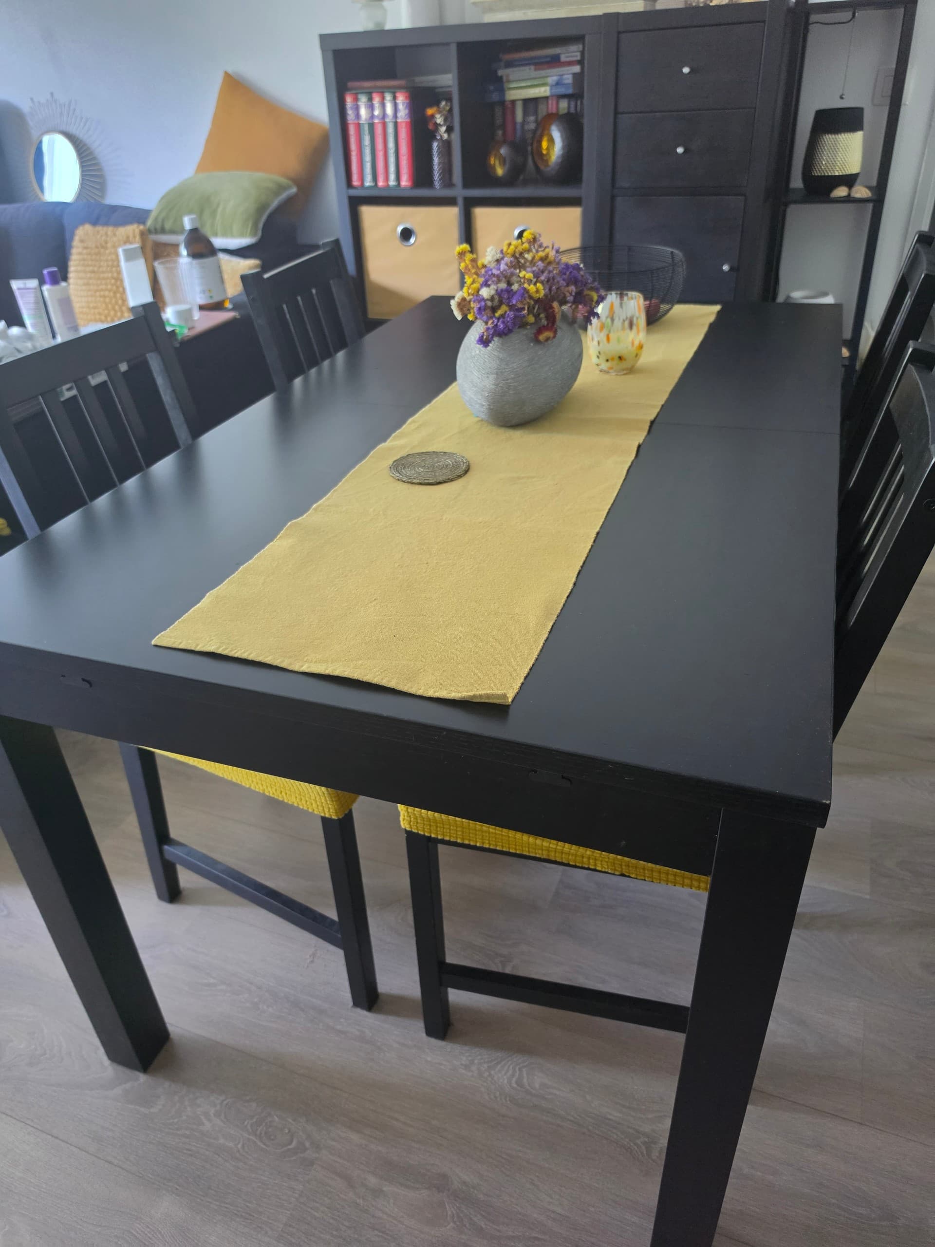 EXTENDABLE TABLE