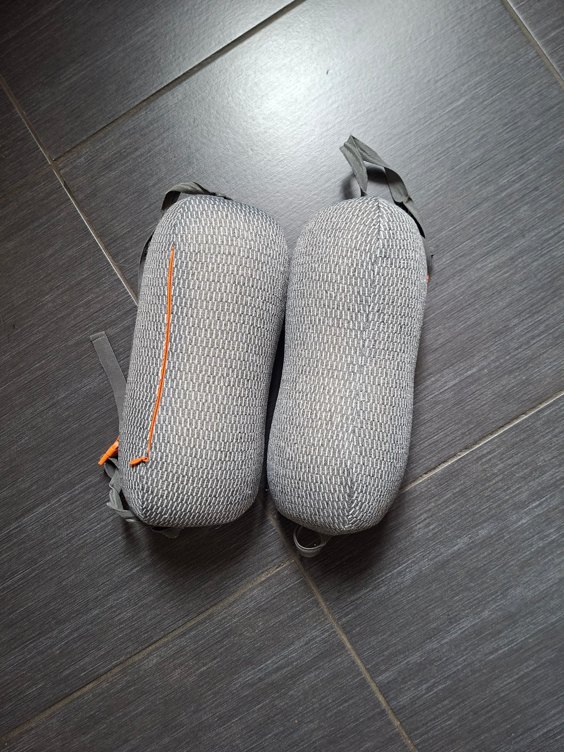 RAGGARV rug/nek kussen
