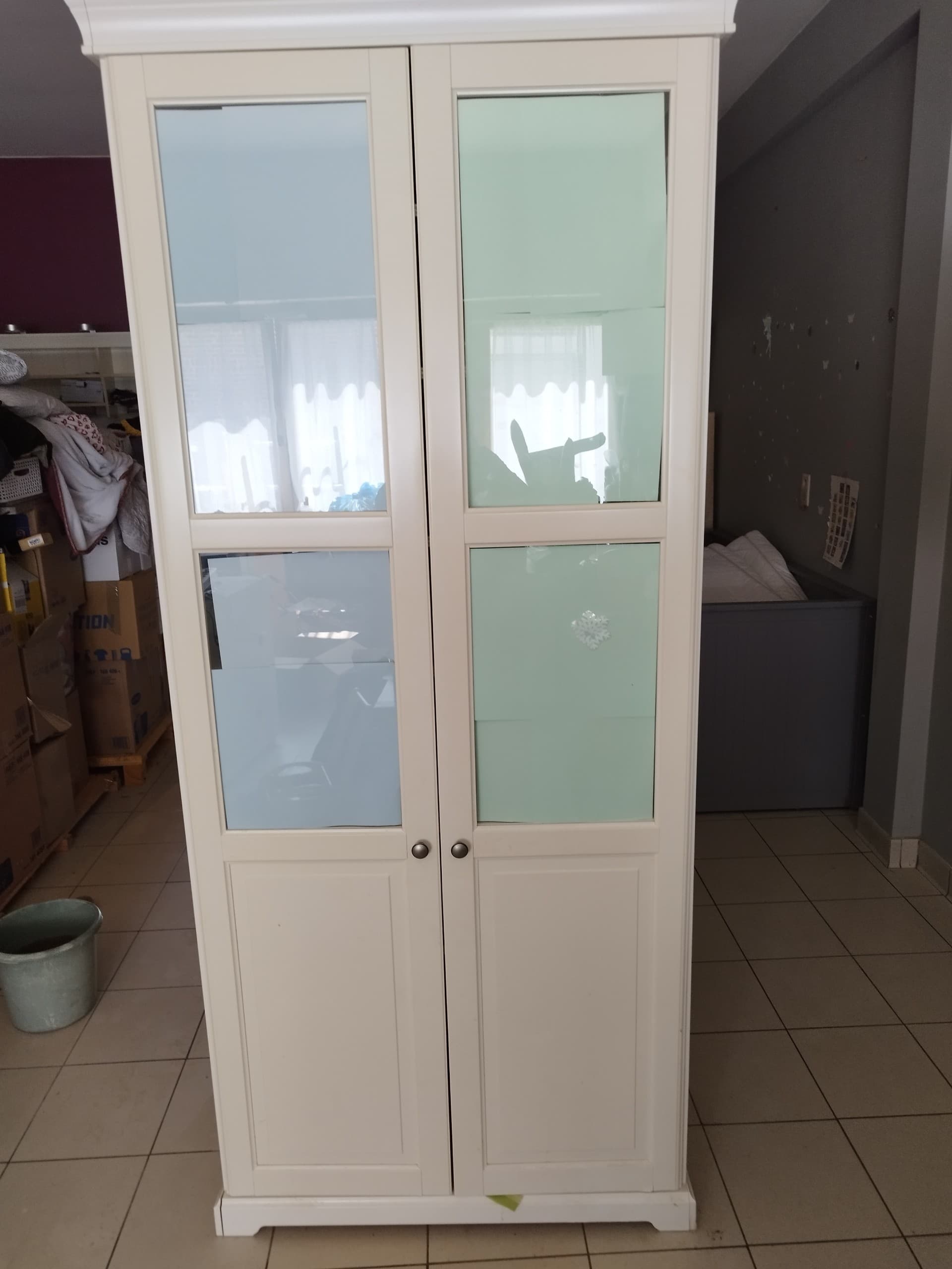 HEMNES Vitrinekast met 3 lades, wit gebeitst, lichtbruin, 90x197 cm
