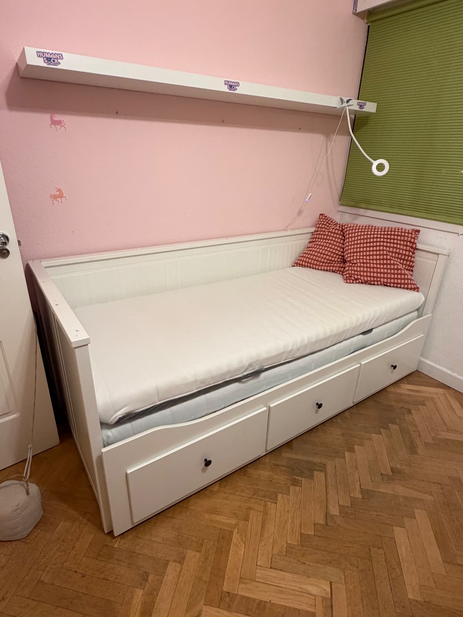 HEMNES 3 tirad eta 2 lastairn dibana, zuria/Åsvang sendoa