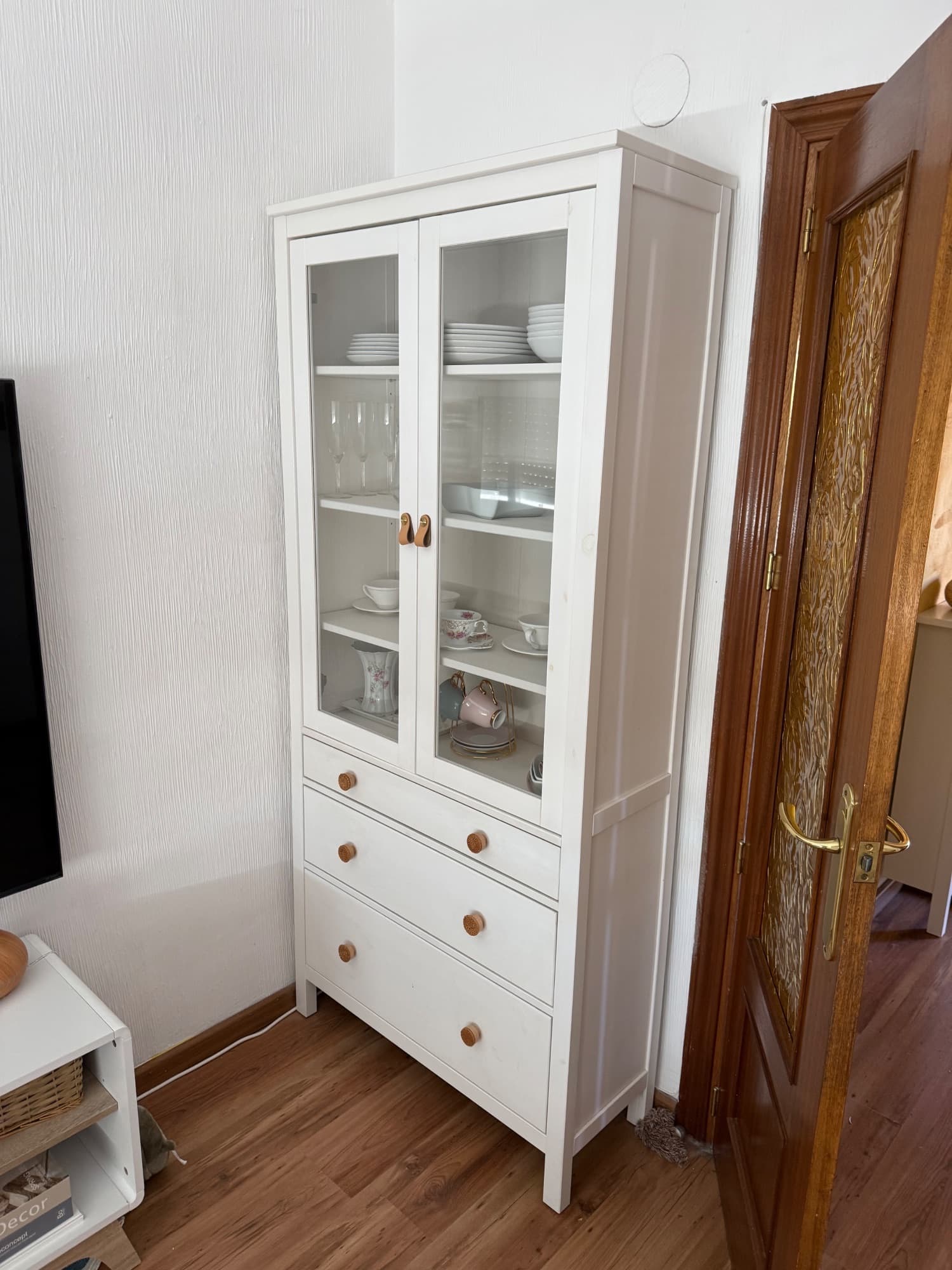 HEMNES vitrina+3 calaixos, tint blanc