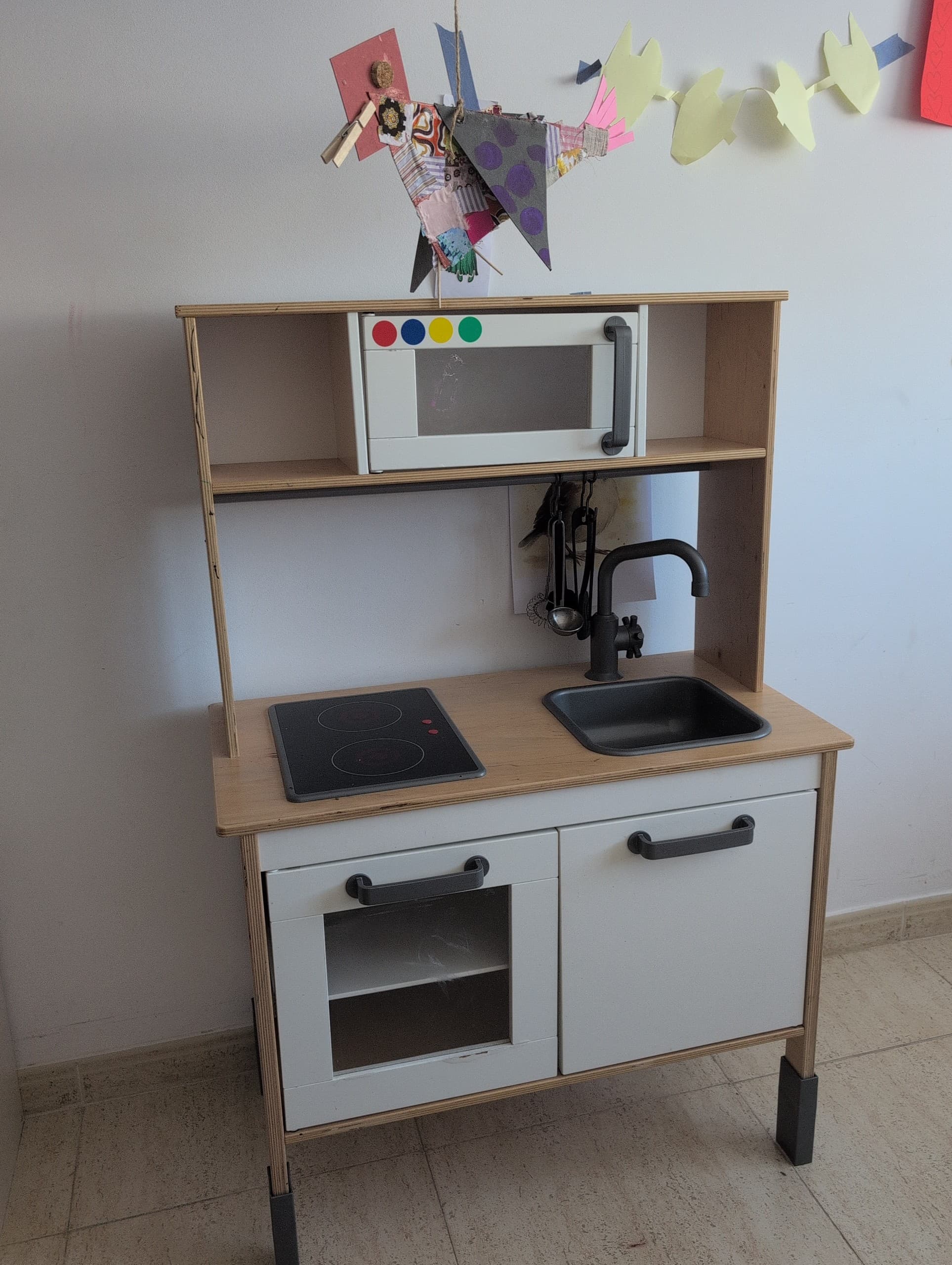 SILLTRUT cuineta infantil, gris, 68x40x100 cm
