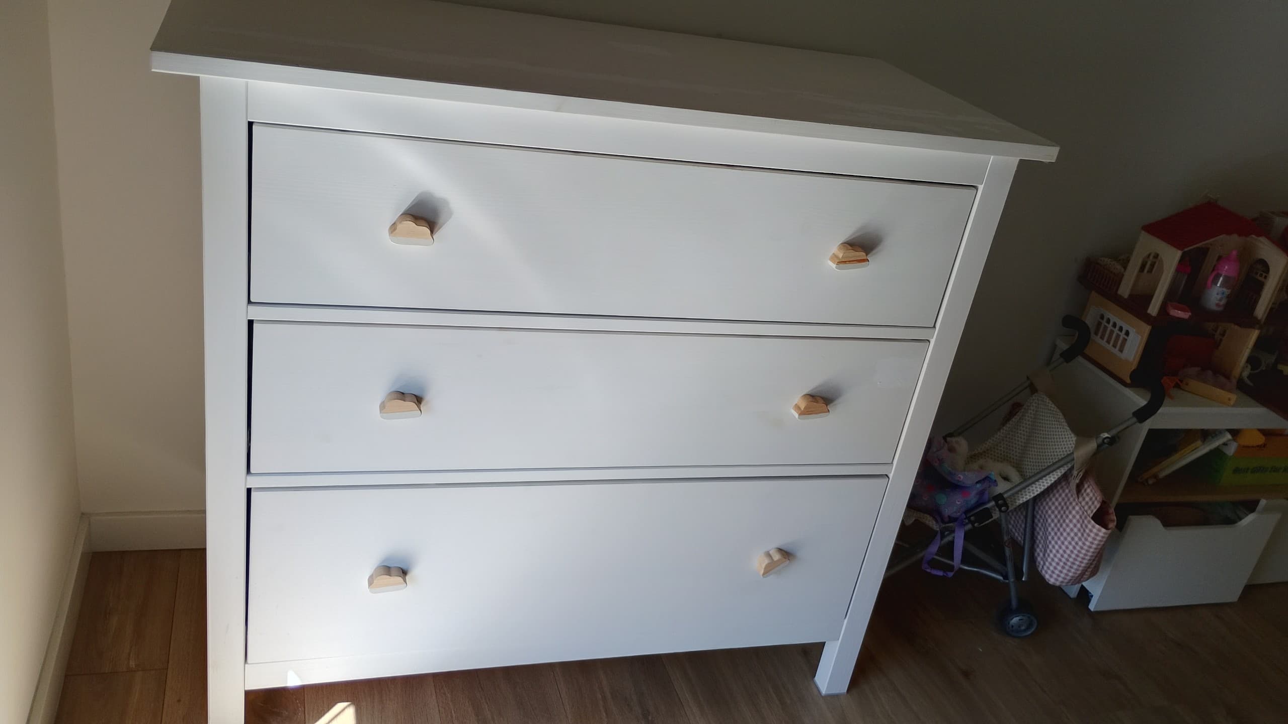 HEMNES calaixera de 3 calaixos, tint blanc, 108x96 cm