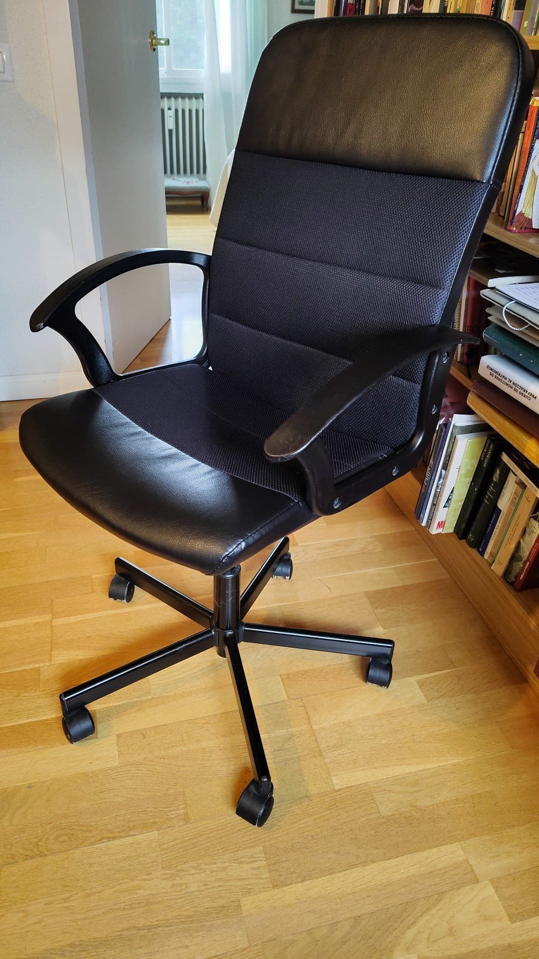 RENBERGET cadeira xiratoria, Bomstad negro