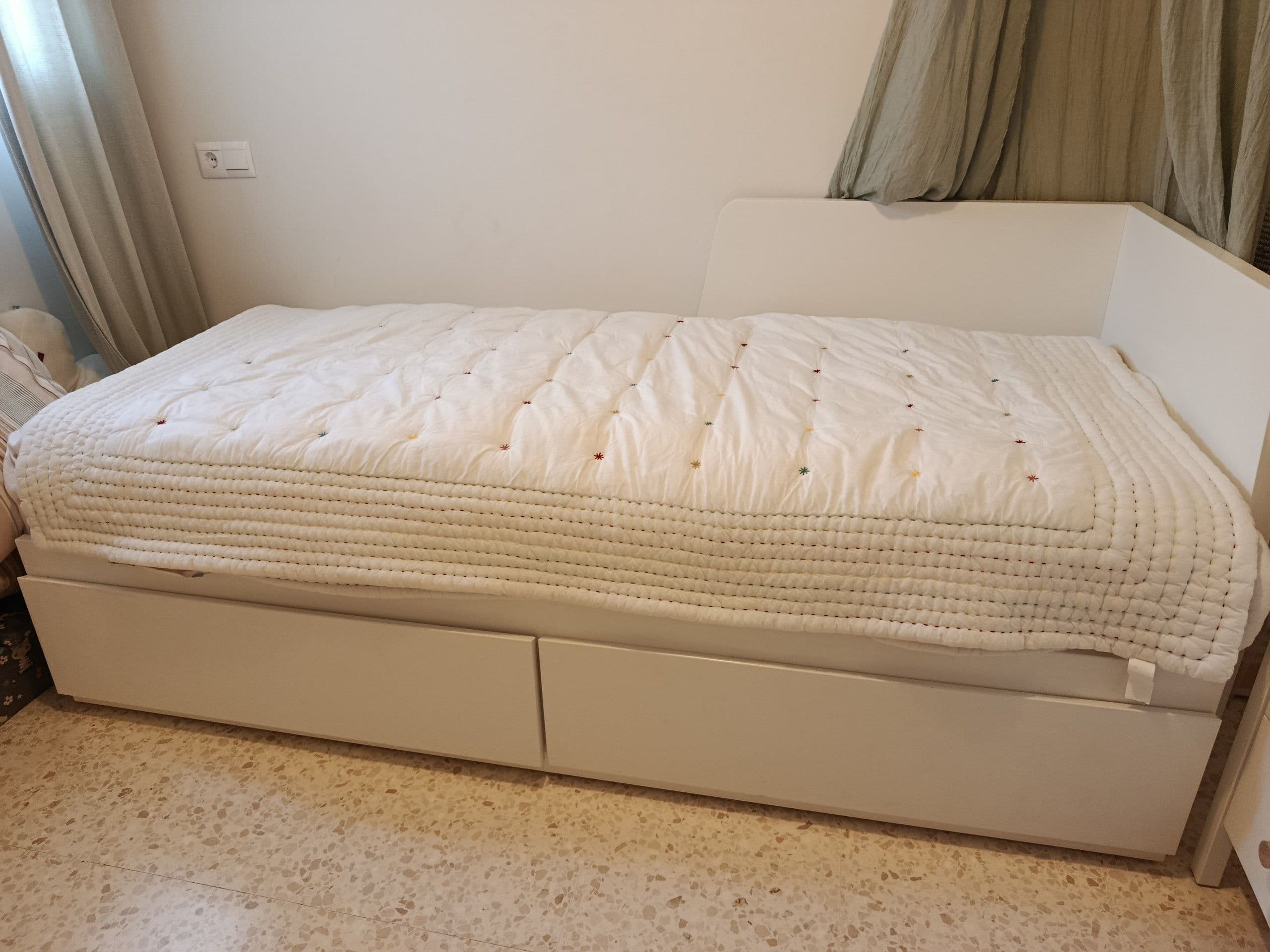 FLEKKE estrutura diván con 2 caixóns, branco, 80x200 cm