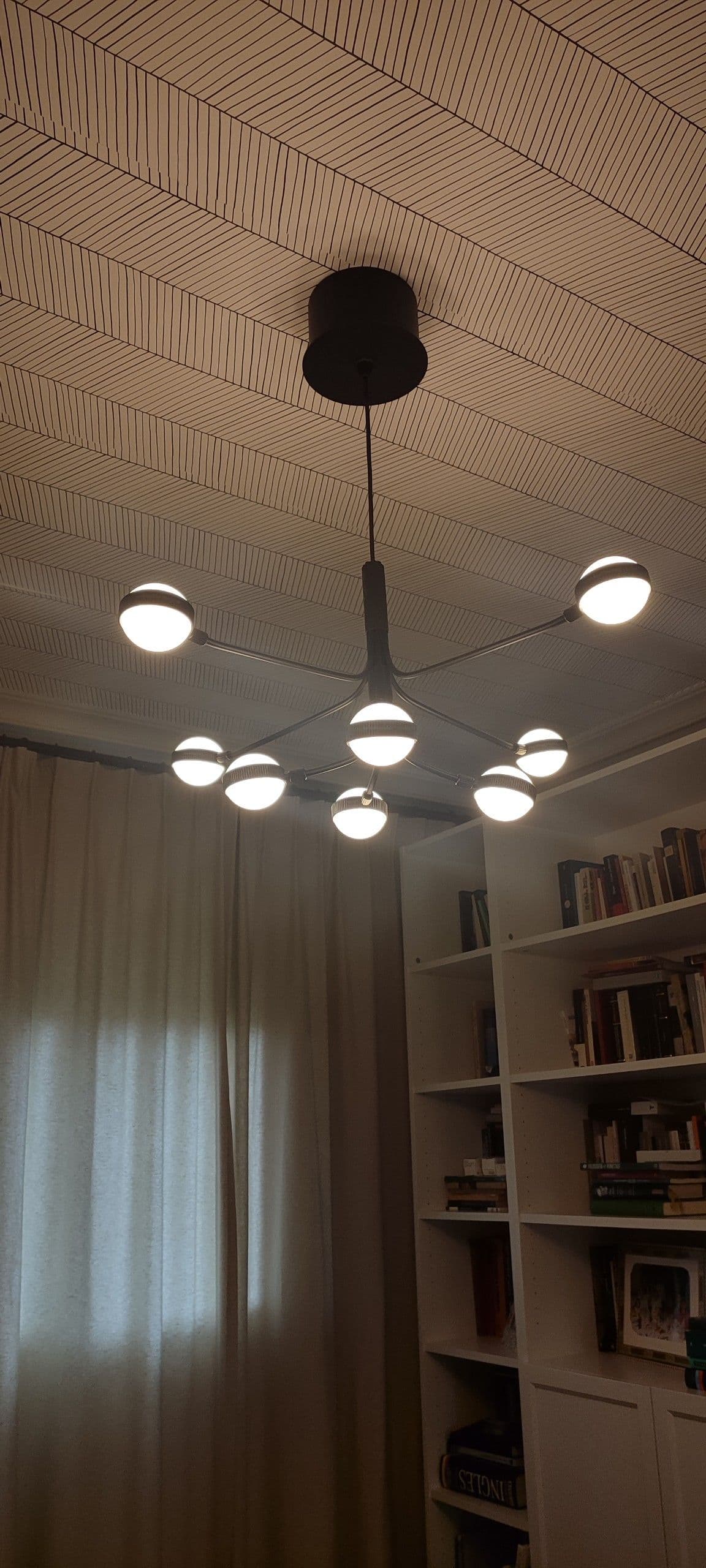 STORSLINGA LED argi-armiarma, 8 beso, beltza/zuria, 70 cm