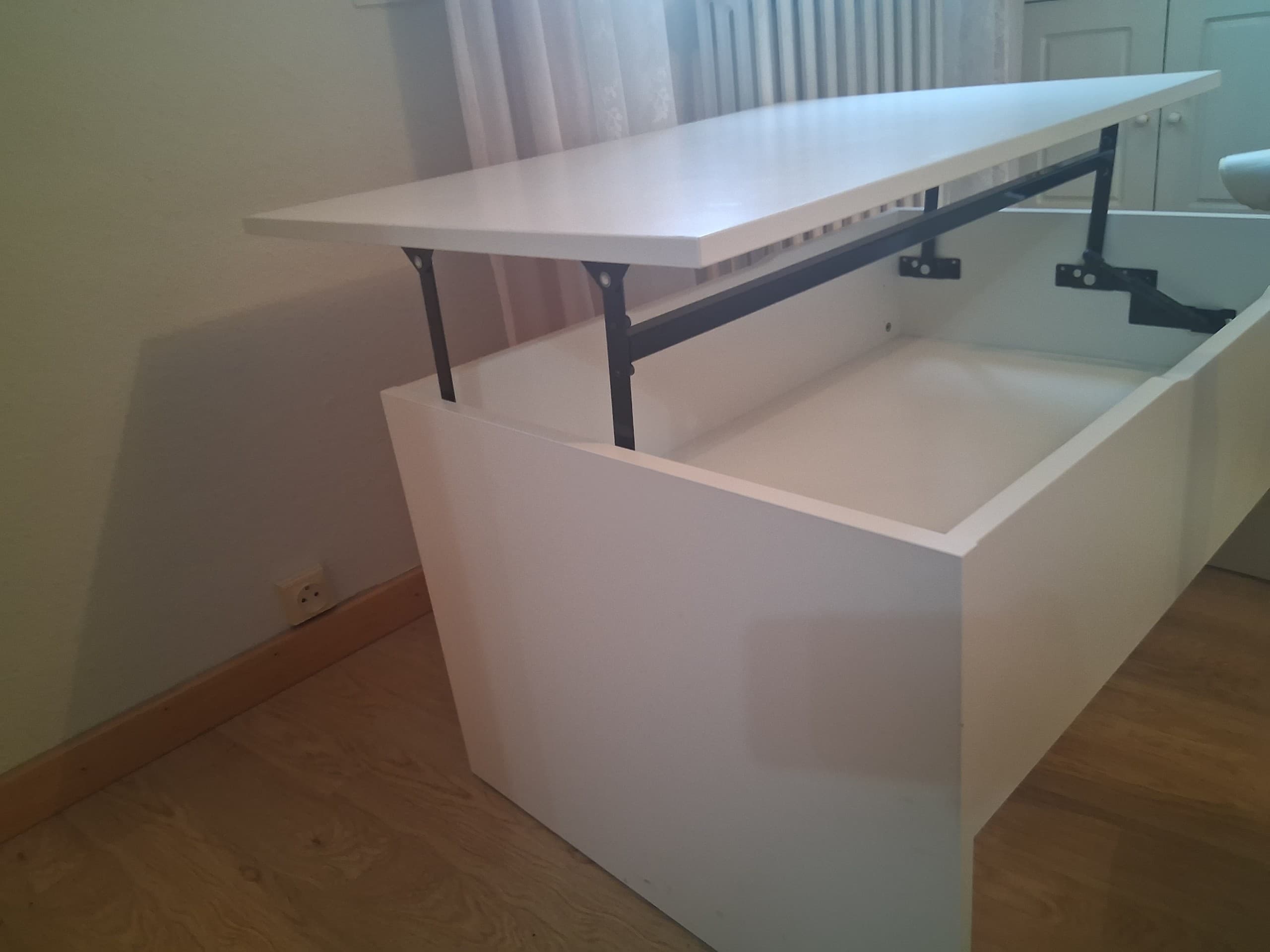 ÖSTAVALL taula de centre regulable, blanc, 90 cm