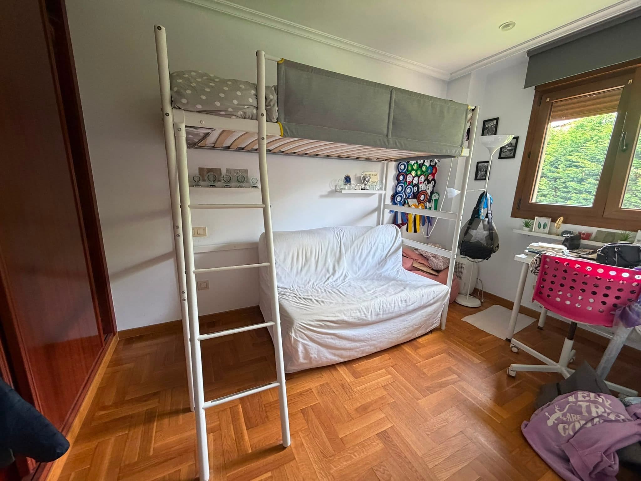 VITVAL estructura de llit alt amb taulell, blanc/gris clar, 90x200 cm
