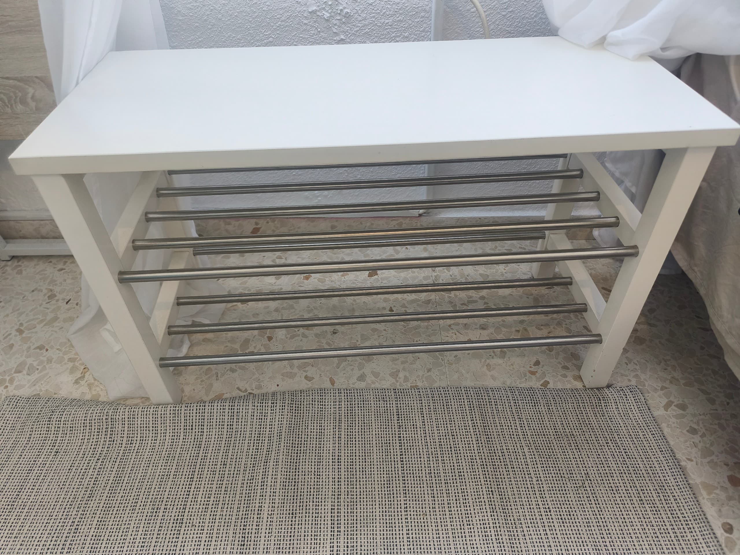 TJUSIG banc amb sabater, negre, 108x34x50 cm