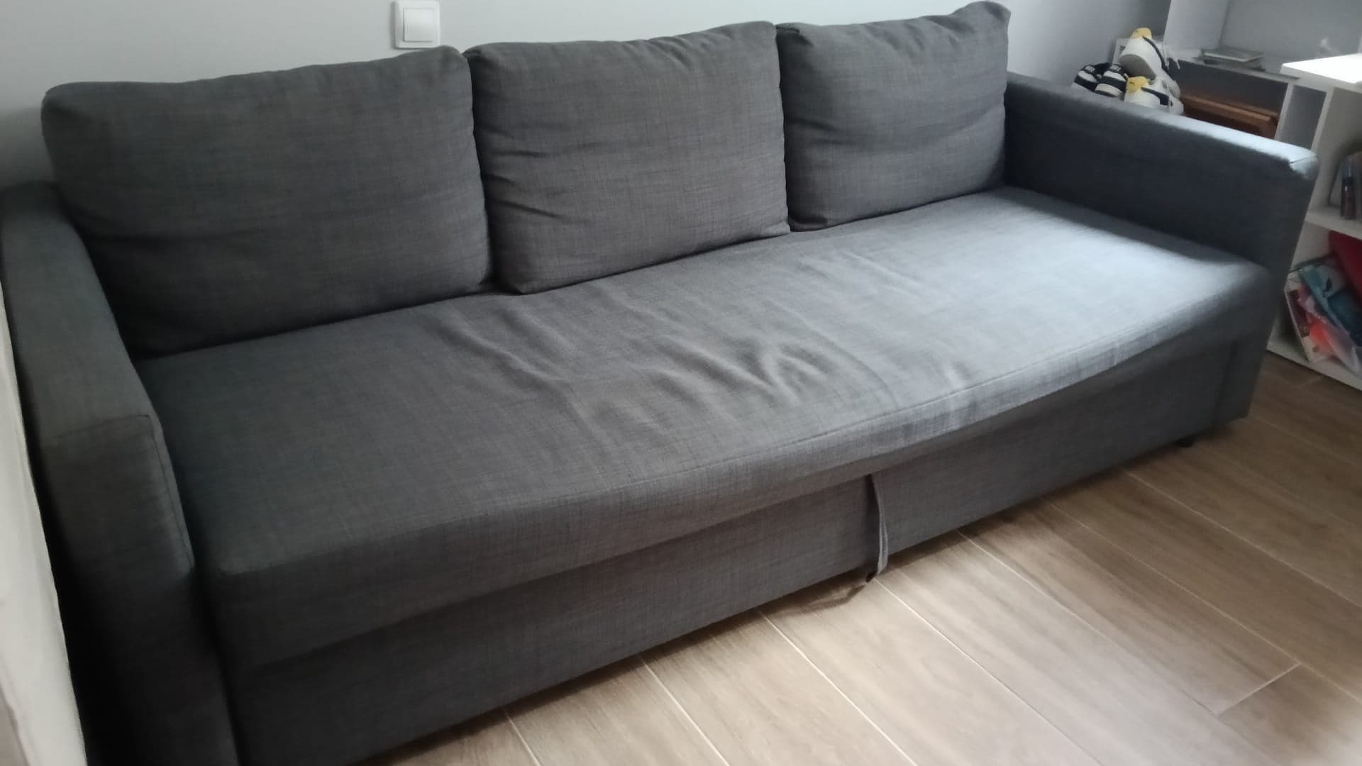 FRIHETEN sofá cama 3 plazas, Skiftebo gris oscuro