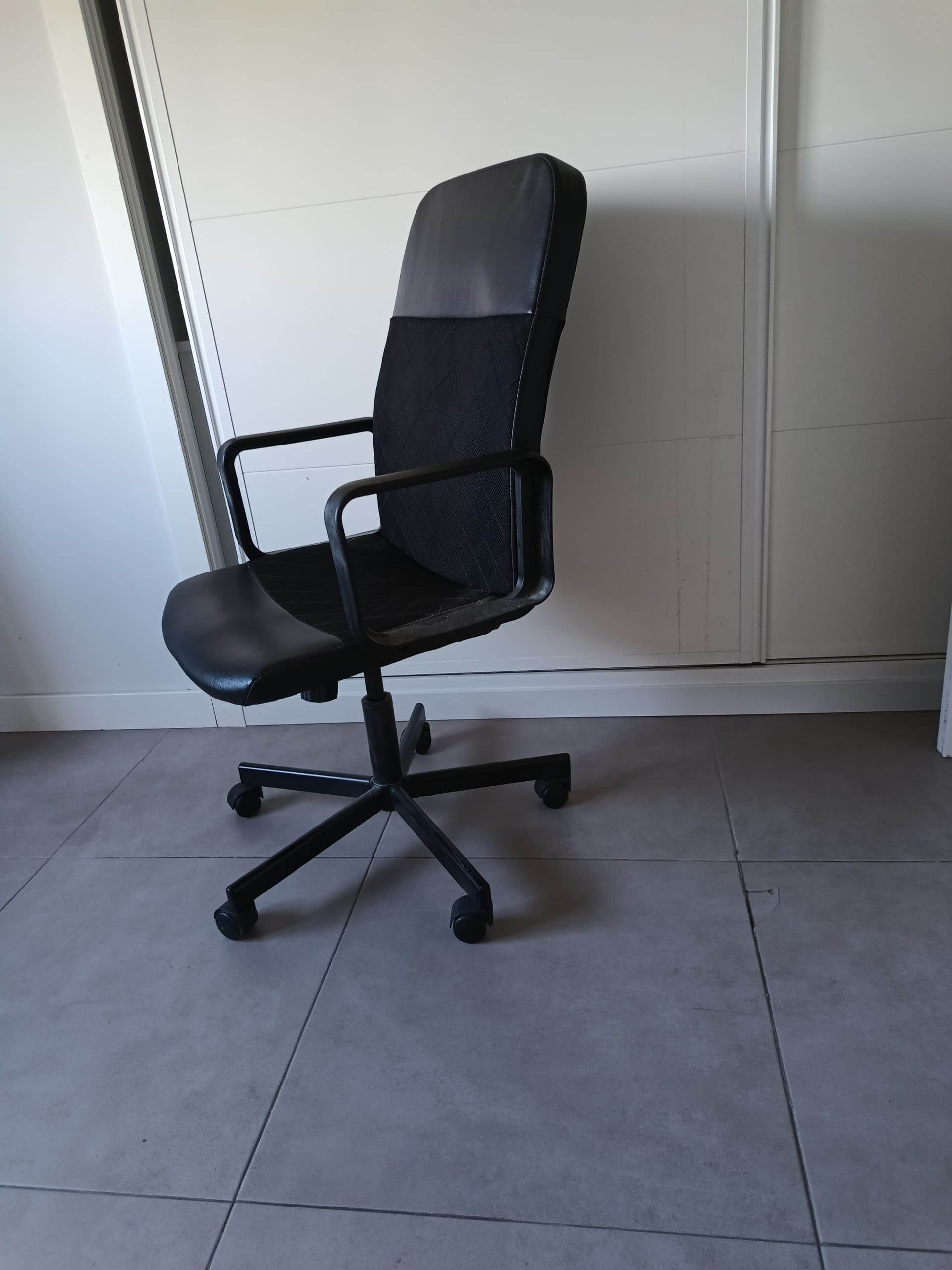 RENBERGET swivel chair, Bomstad black