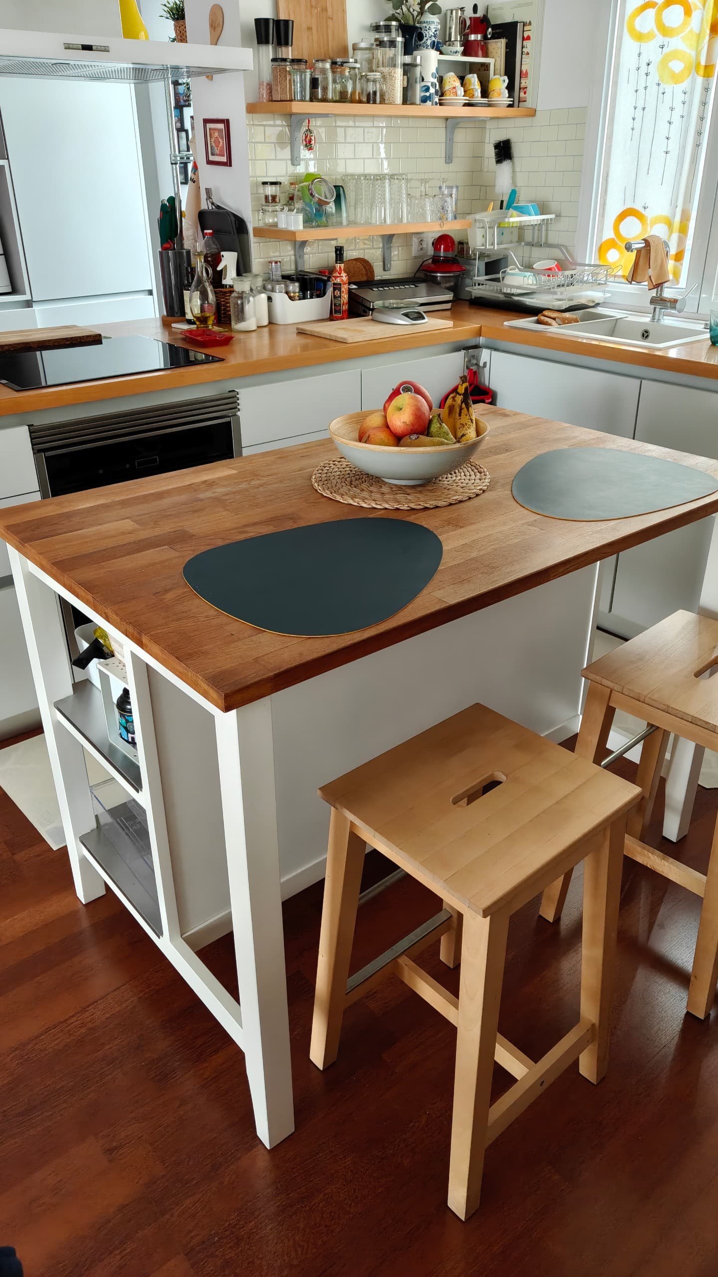 Islas y carritos de cocina