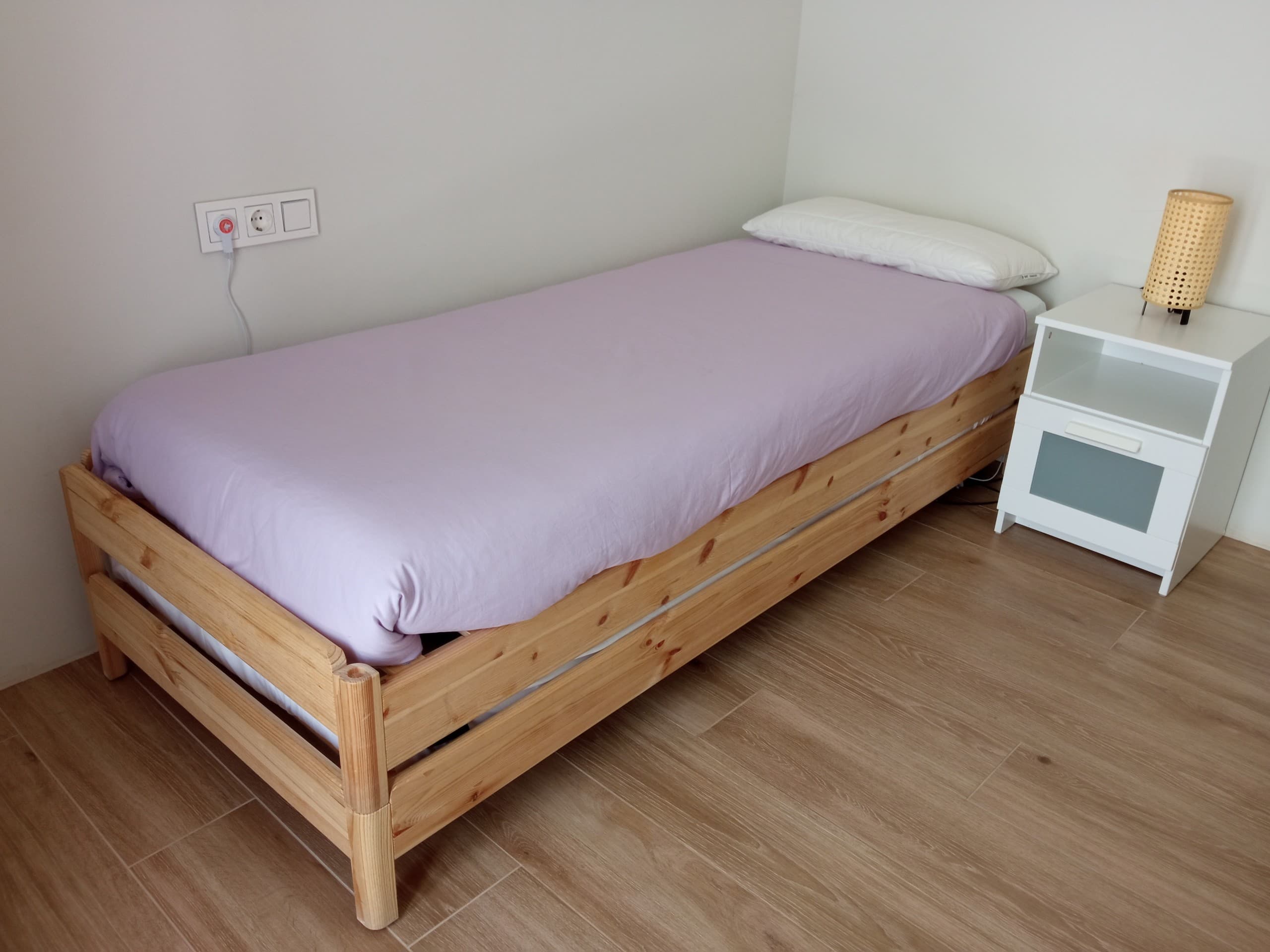 UTÅKER llit apilable, Pi pinyer, 80x200 cm