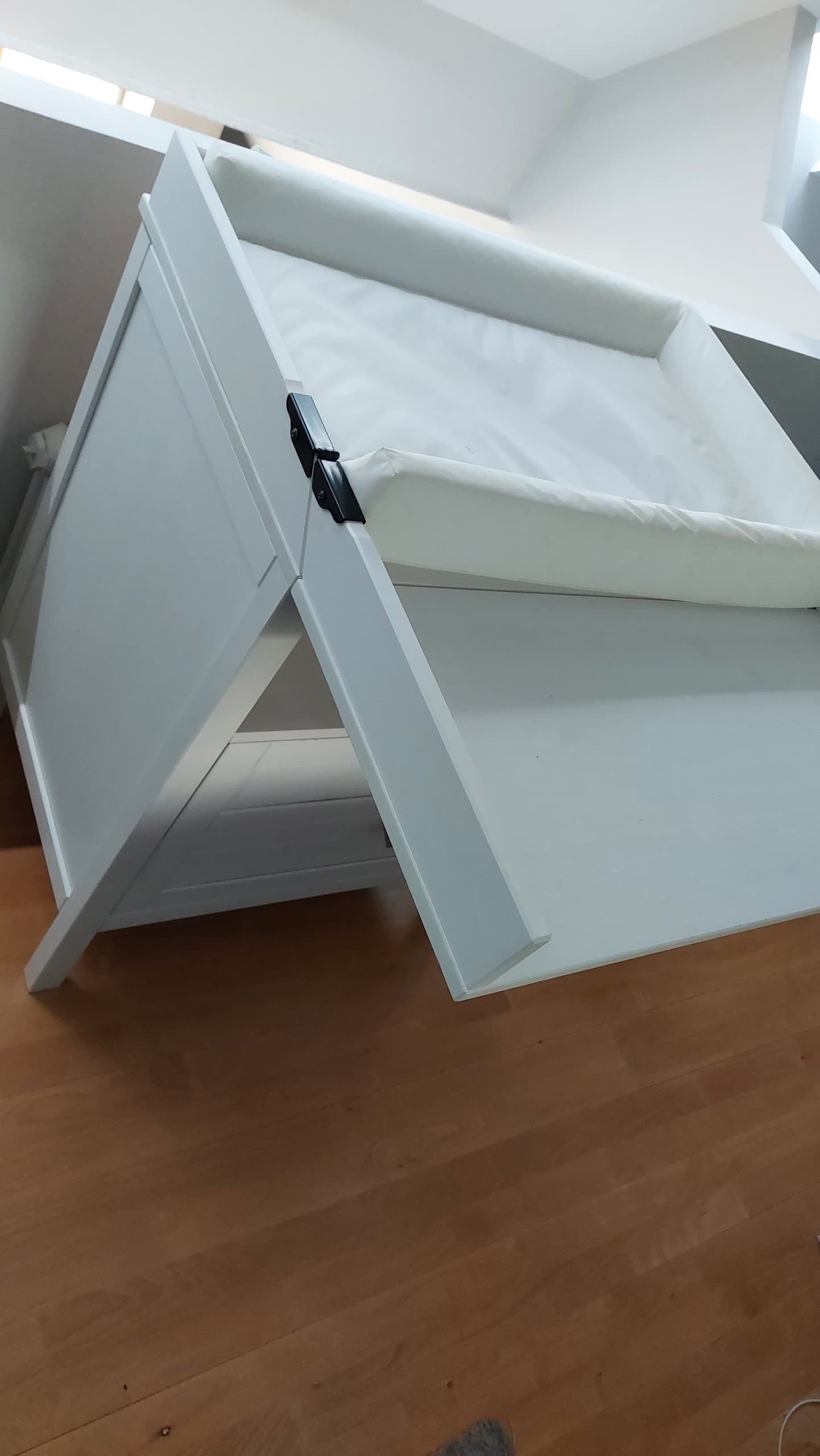 SUNDVIK canviador/calaixera, blanc