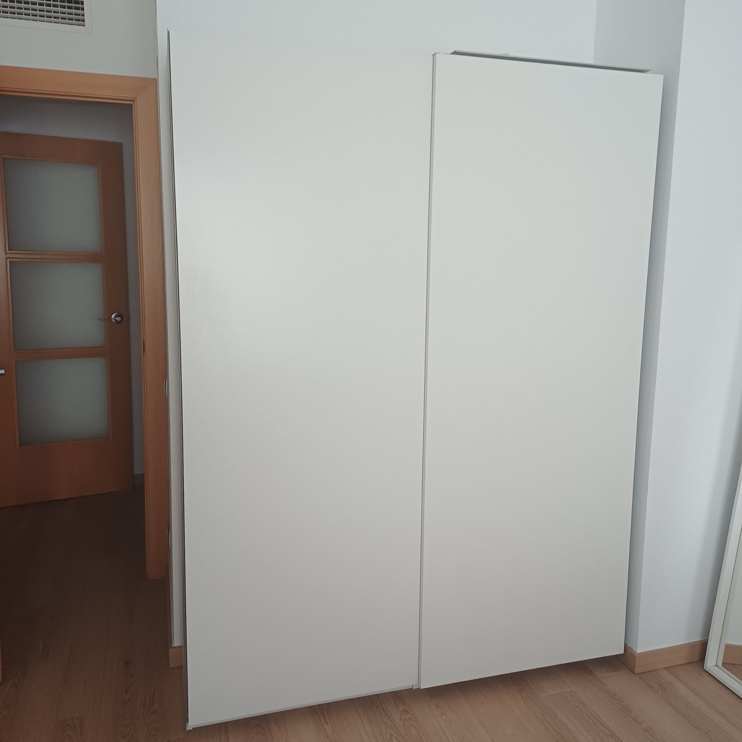 Estructuras de armario PAX para puertas correderas