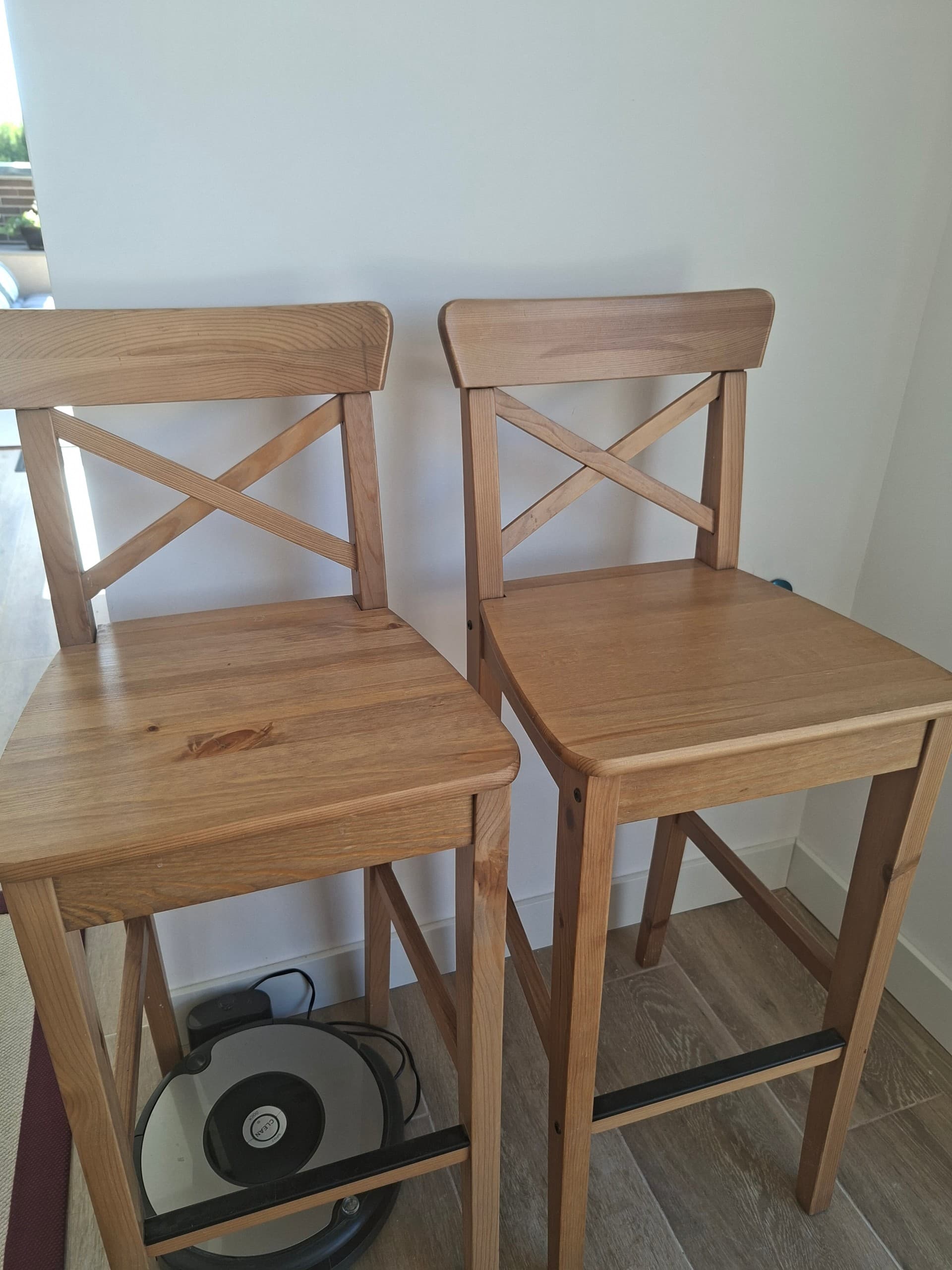 DOS TABURETES MADERA