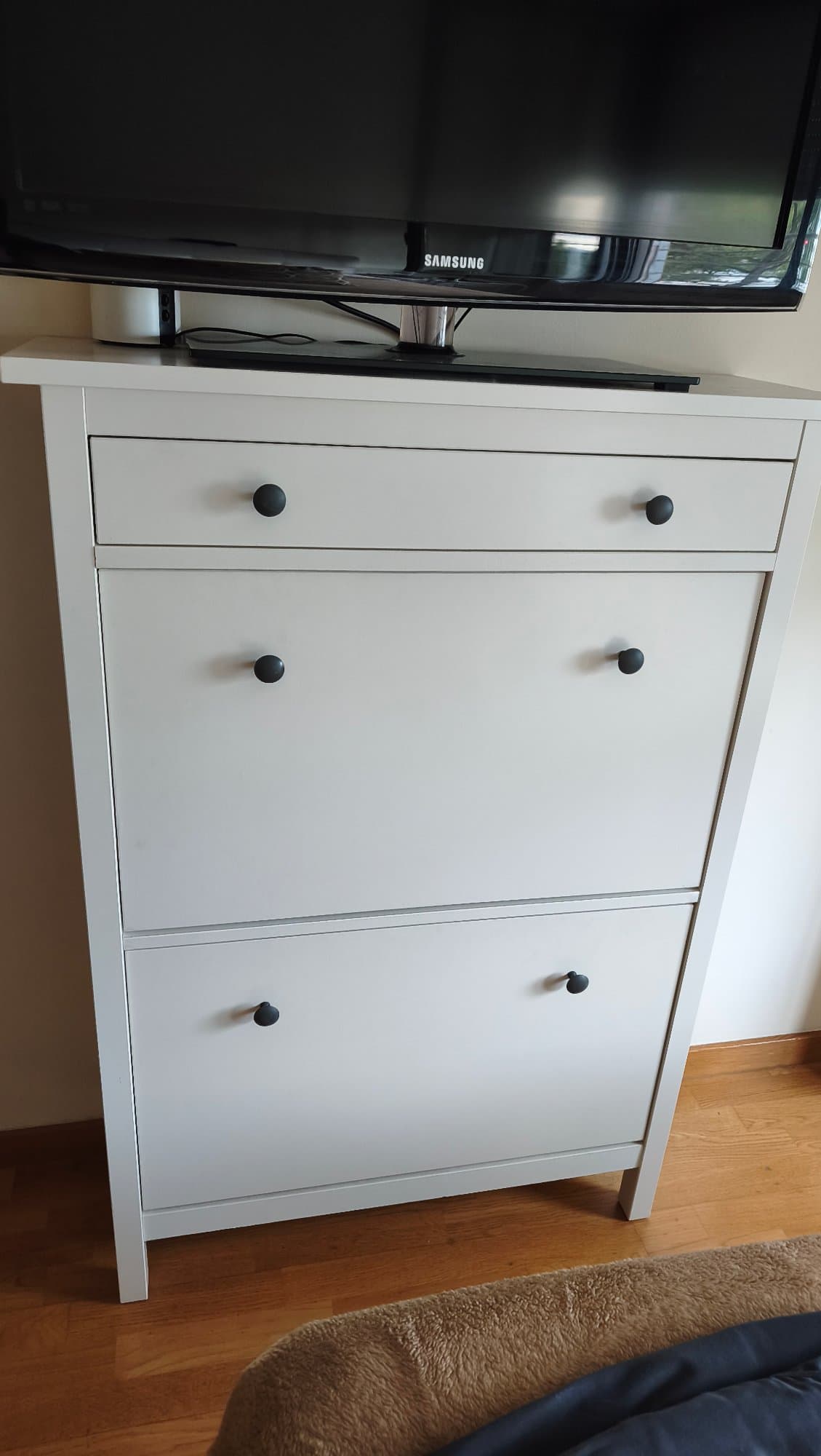 HEMNES 2 ataleko oinetako-altzaria, marroi grisaxka
