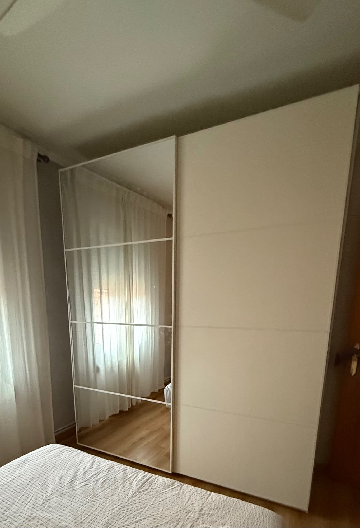 AULI pair of sliding doors, mirror glass/white stained oak effect