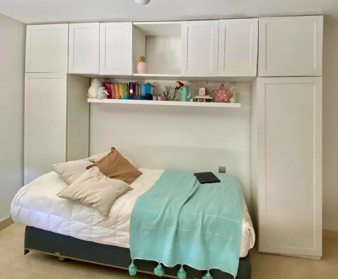 PLATSA wardrobe with 7 doors+6 drawers, white/Sannidal white, 300x42x241 cm