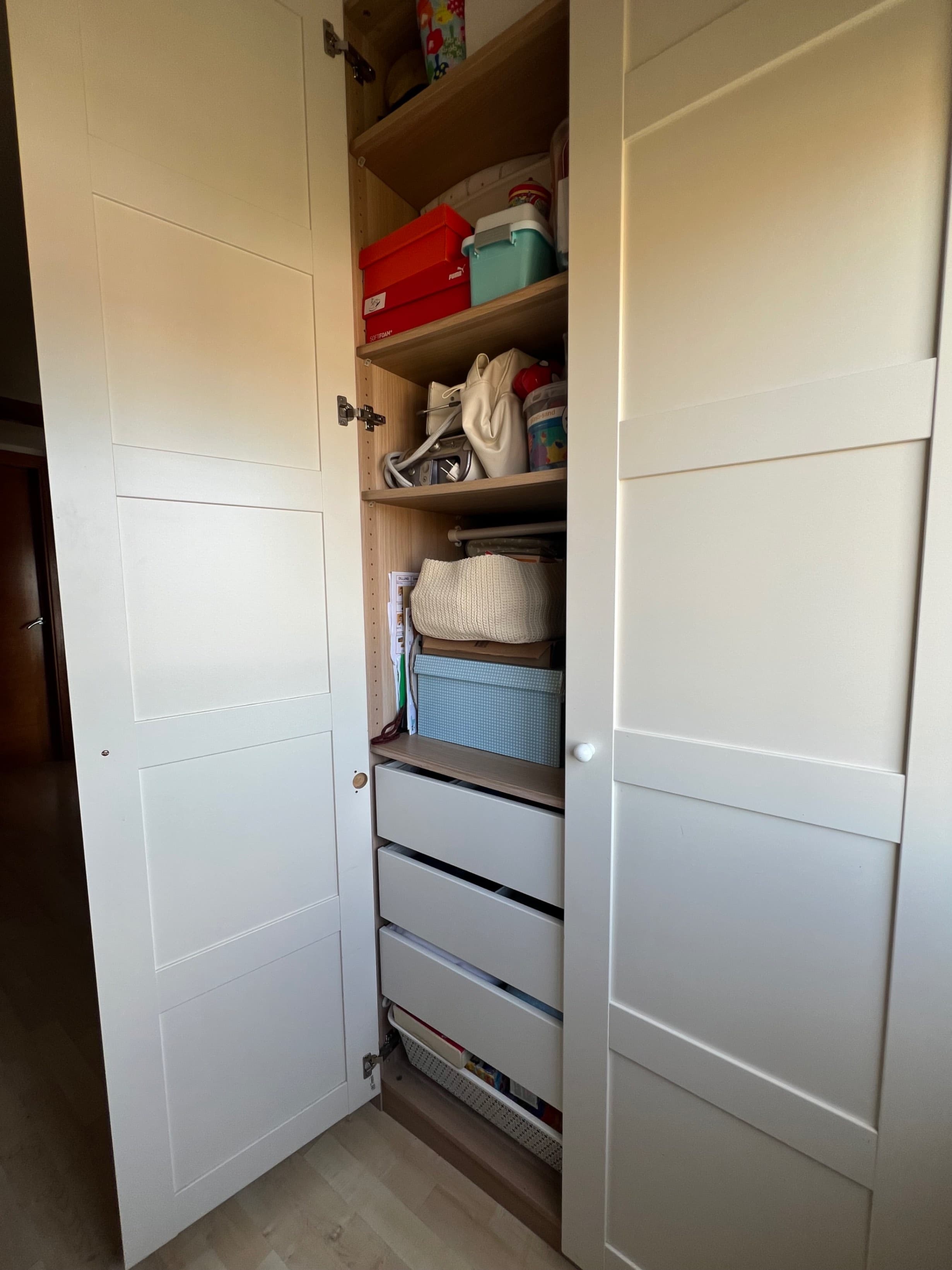 KLEPPSTAD armario con 3 puertas, blanco, 117x176 cm
