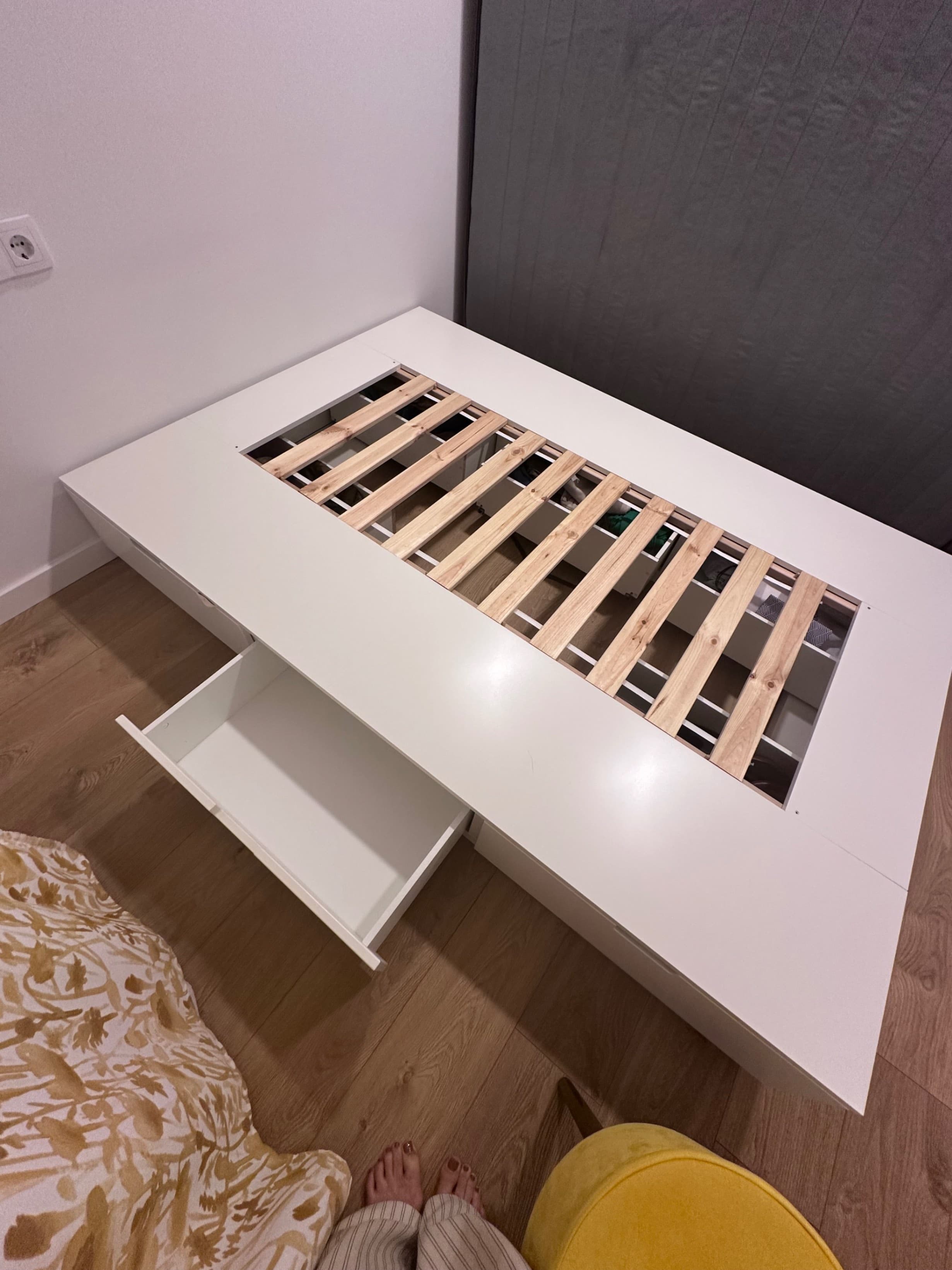 NORDLI estrutura de cama con almacenaxe, branco, 140x200 cm
