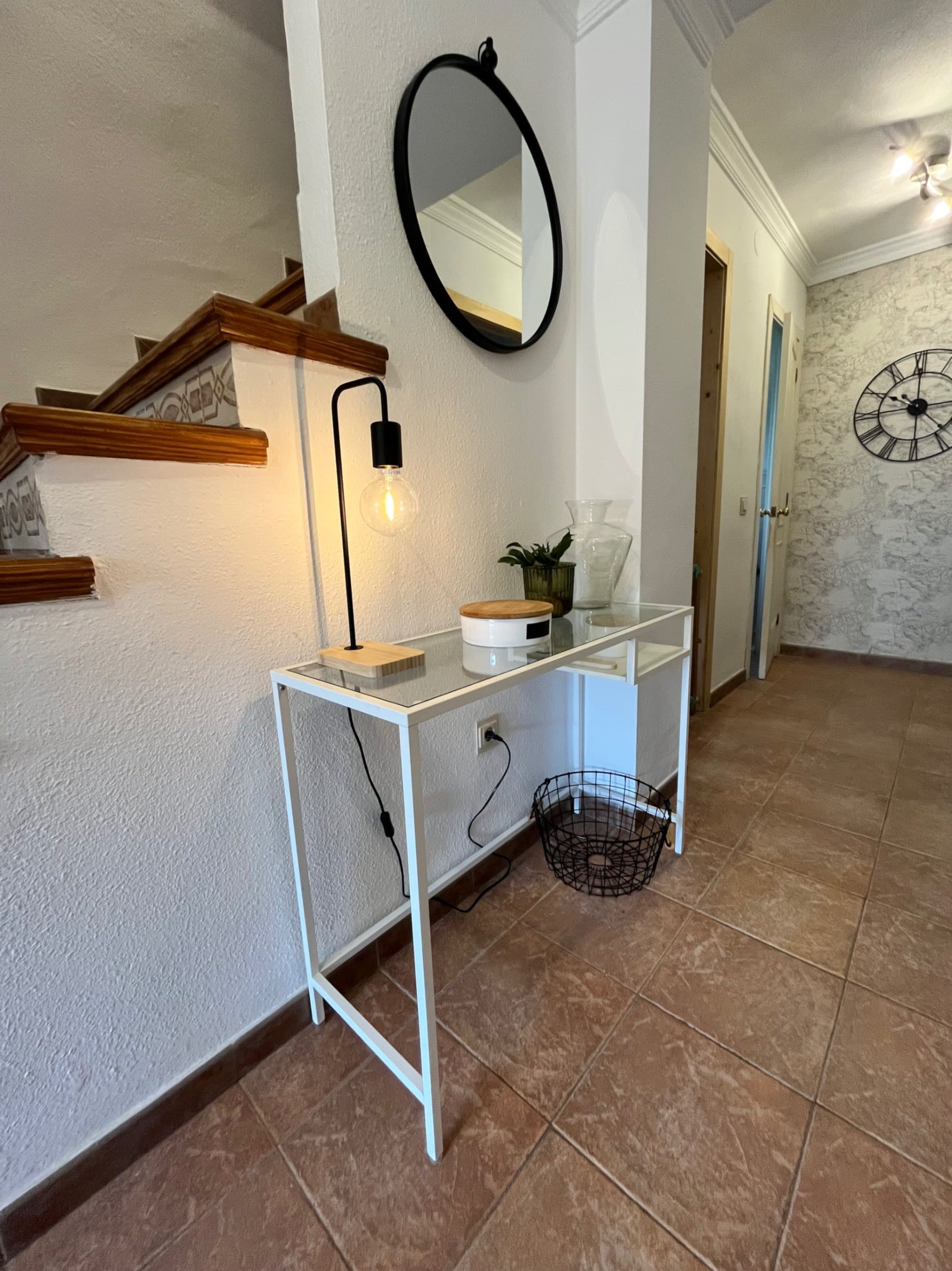 VITTSJÖ mesa para portátil, blanco/vidrio, 100x36 cm