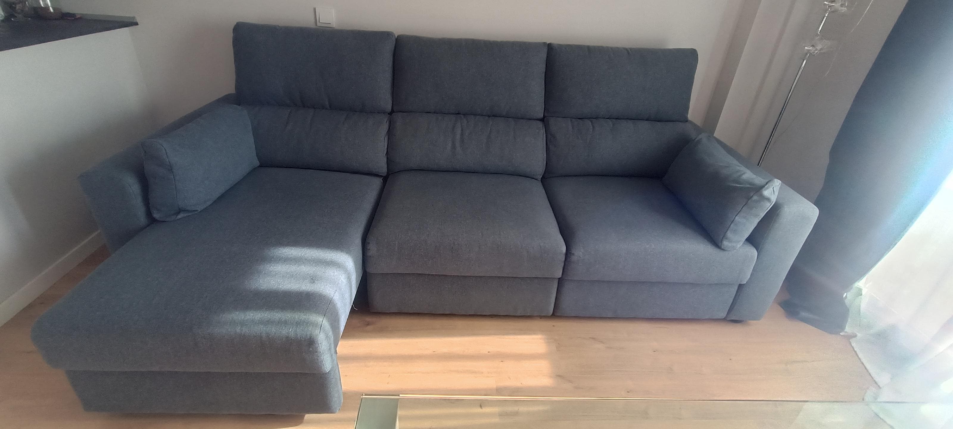 KIVIK 3 eserlekuko izkinako sofa, Gunnared urdina