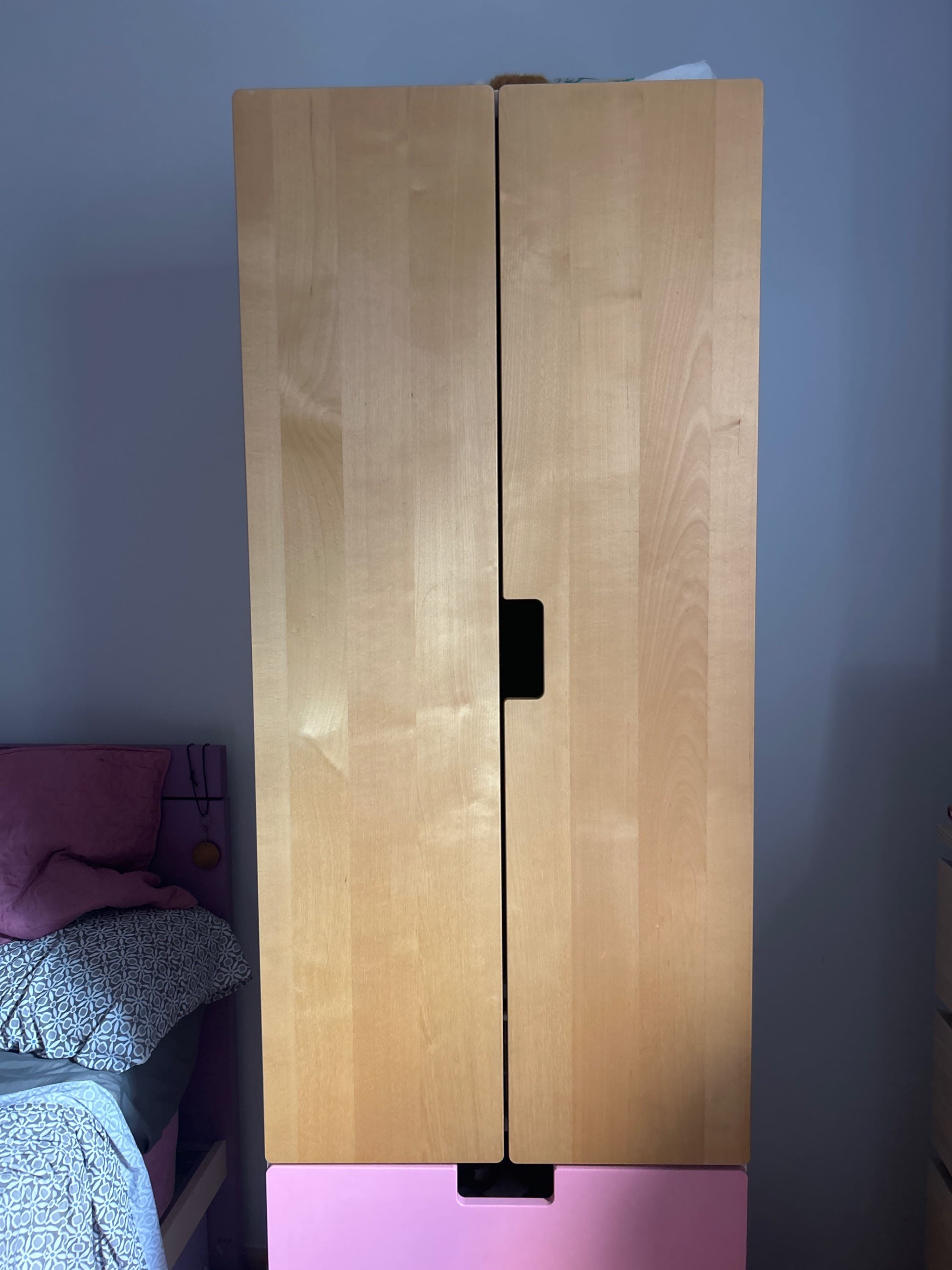 SMÅSTAD / PLATSA armario, blanco gris/con 3 cajones, 60x57x181 cm