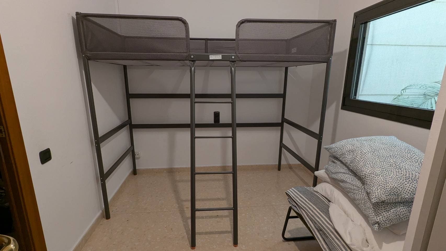 TUFFING estrutura cama alta, gris escuro, 90x200 cm