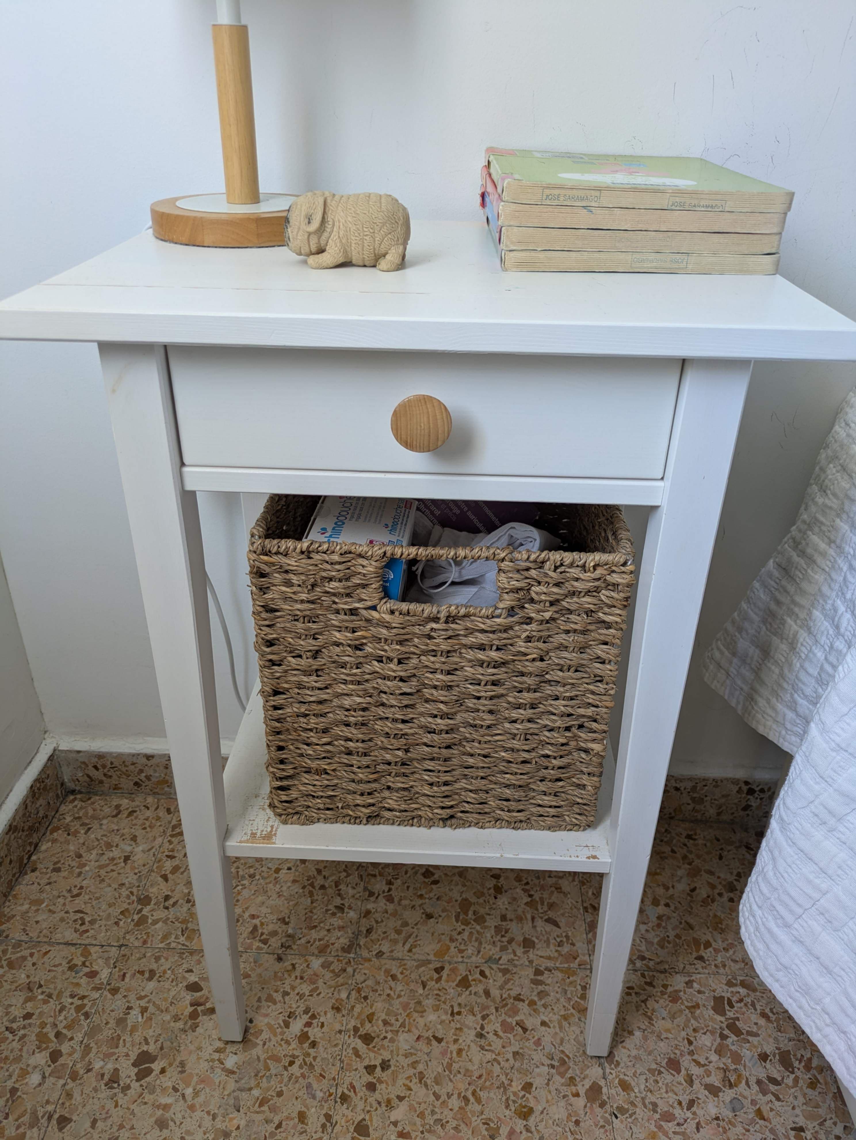 HEMNES Mesita de noche, tinte blanco, 46x35 cm