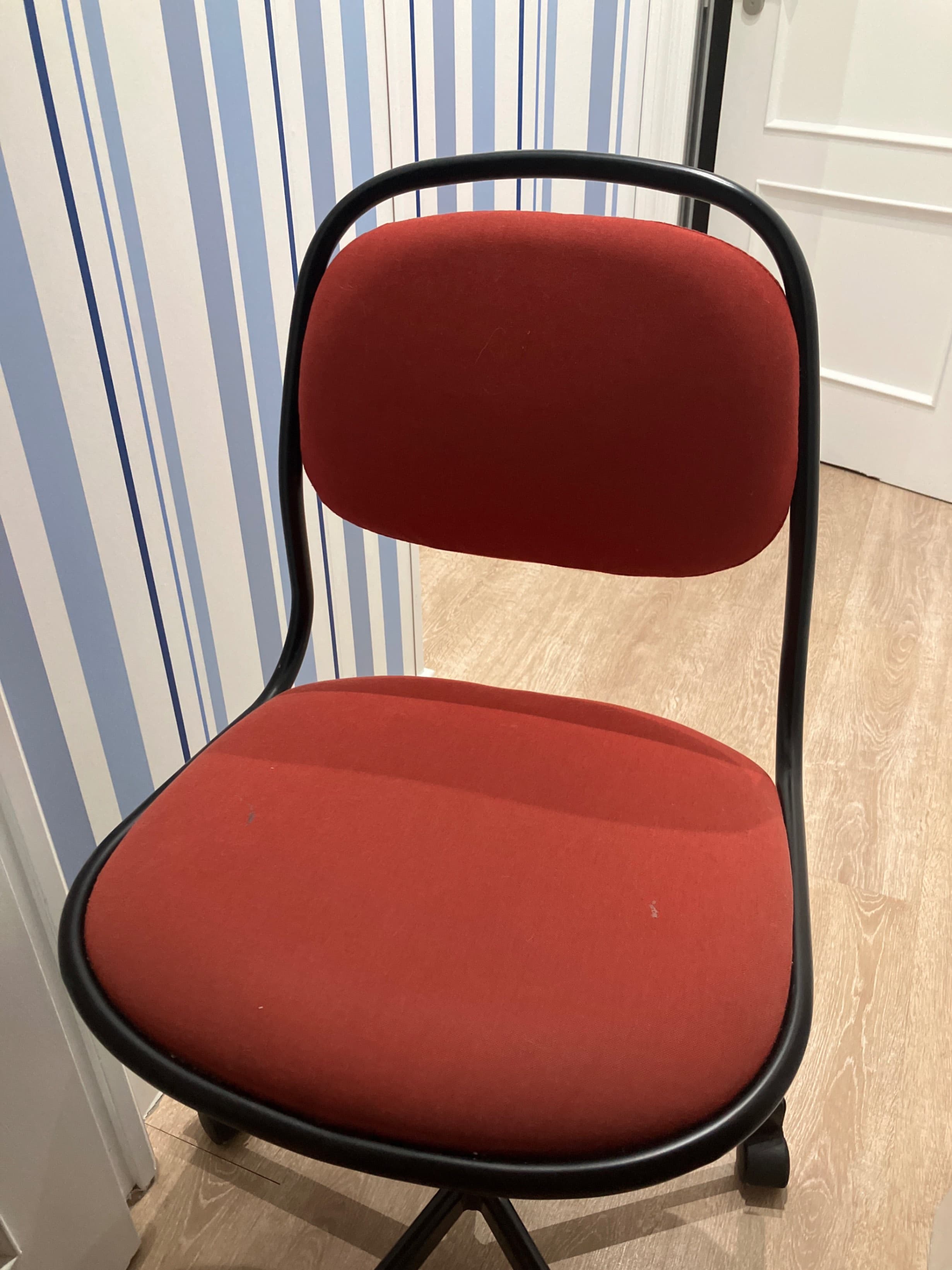ÖRFJÄLL swivel chair, black/Vissle red