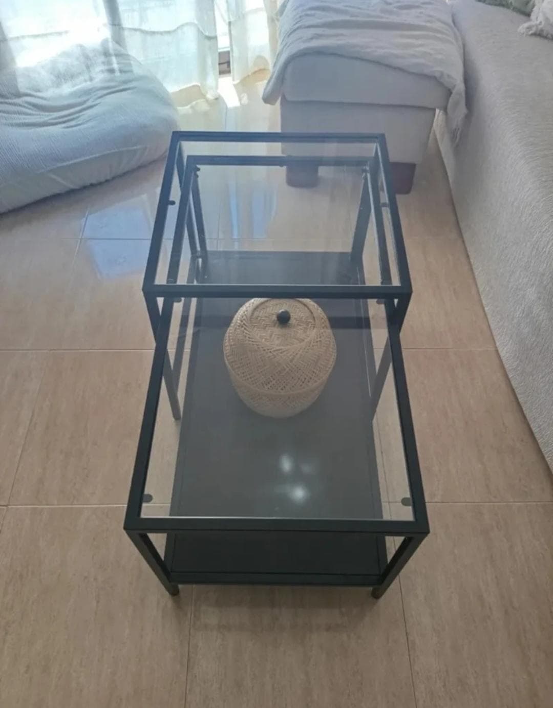 VITTSJÖ mesa niño, x2, negro-marrón/vidro, 90x50 cm