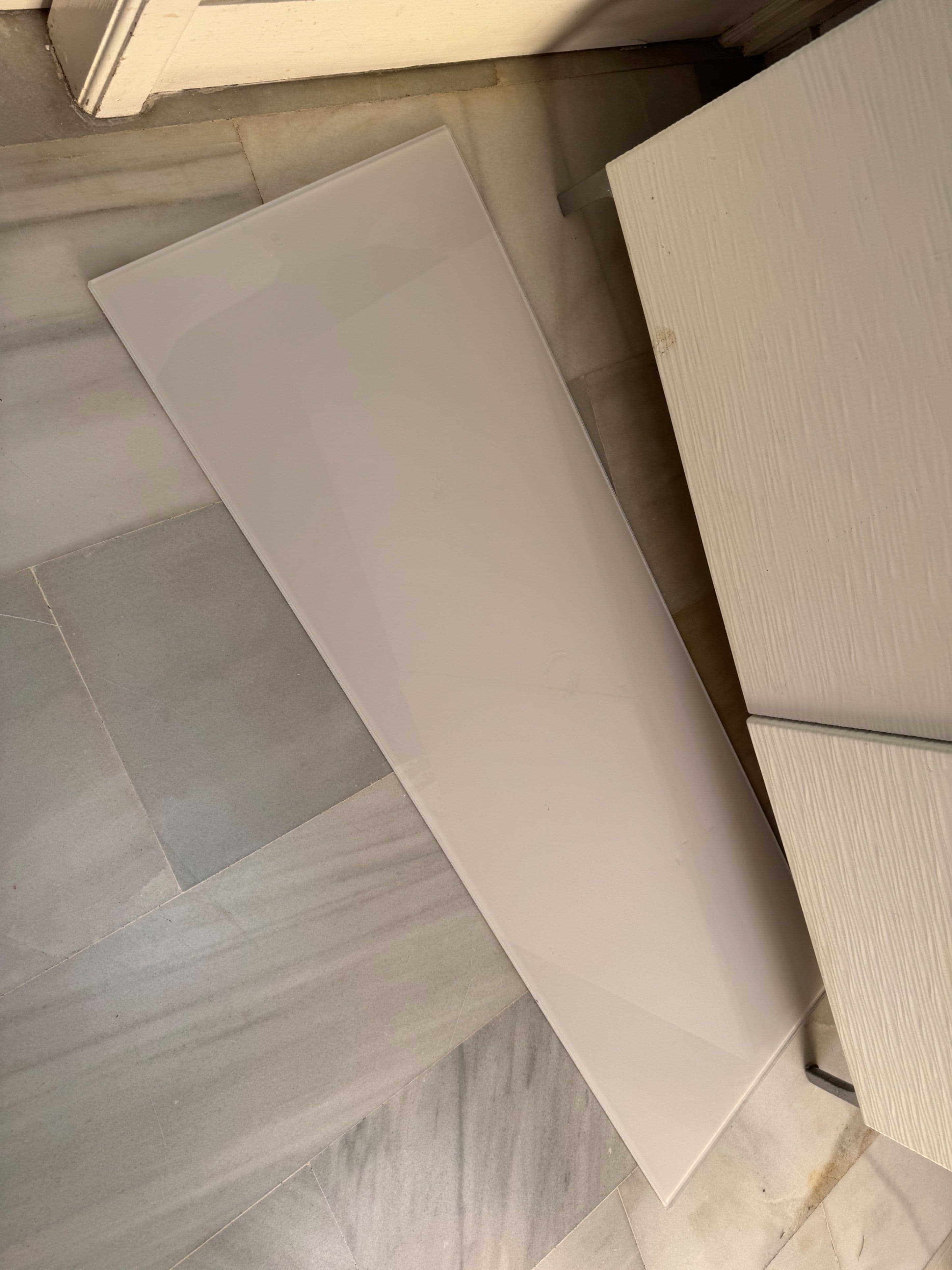 BESTÅ panel superior, vidro branco/verde claro, 180x40 cm