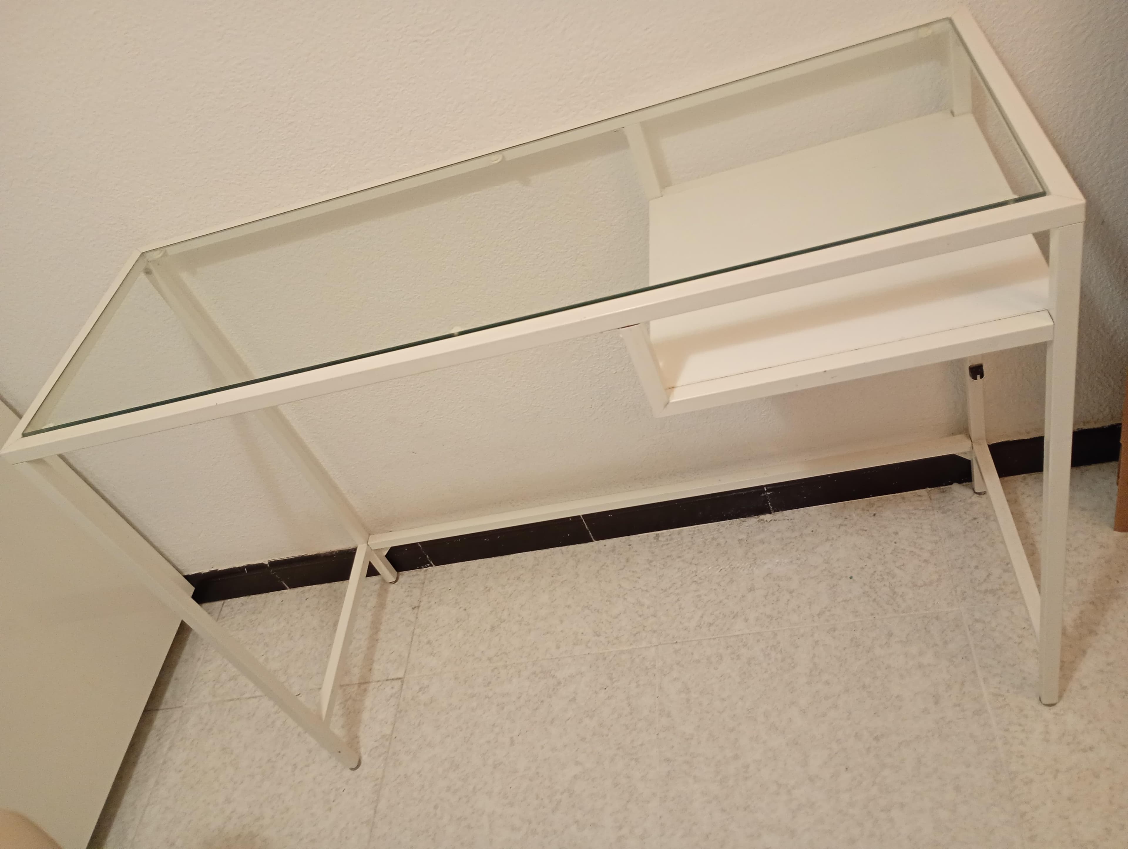 VITTSJÖ mesa para portátil, blanco/vidrio, 100x36 cm
