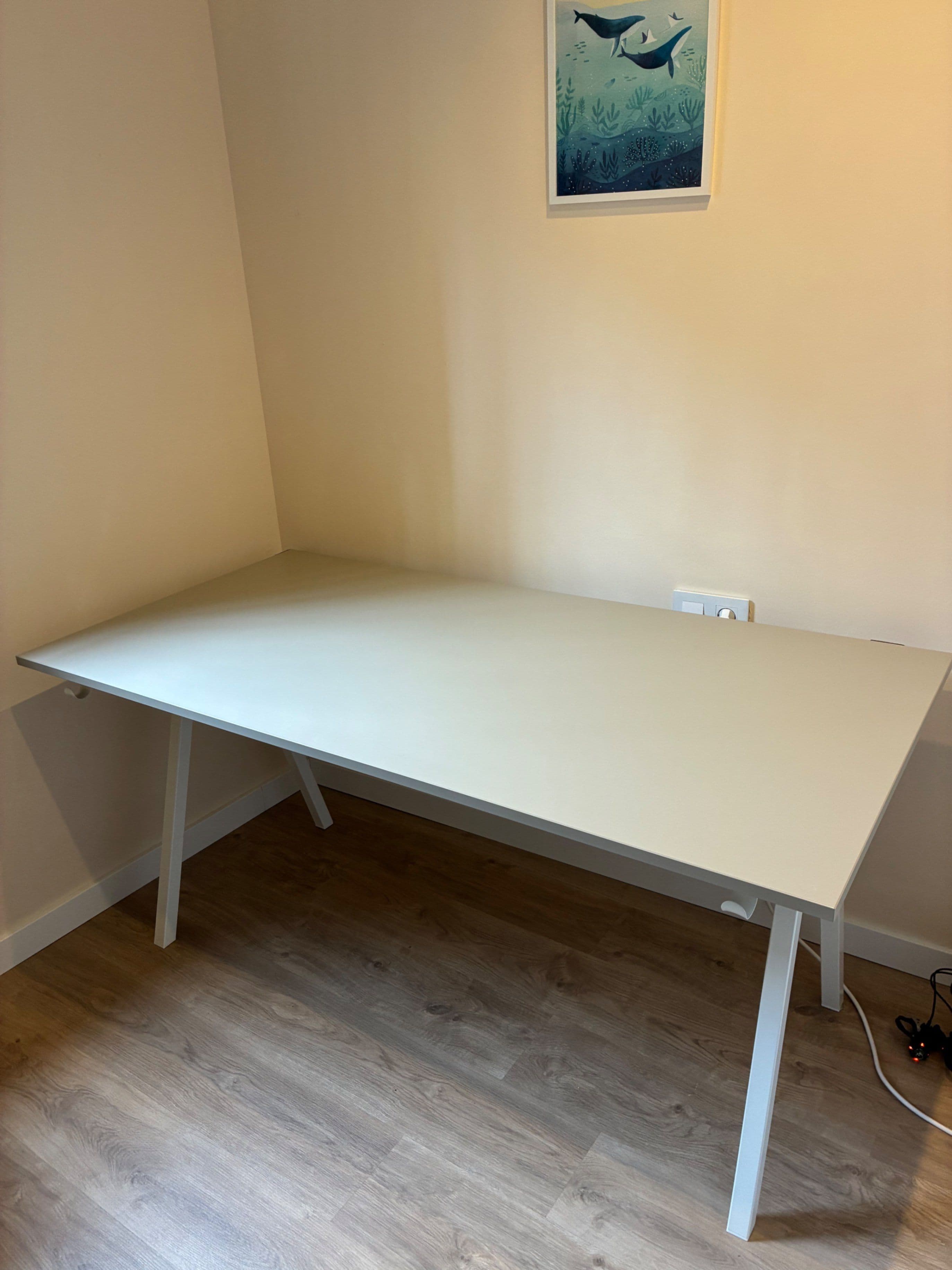 TROTTEN desk, beige/white, 160x80 cm