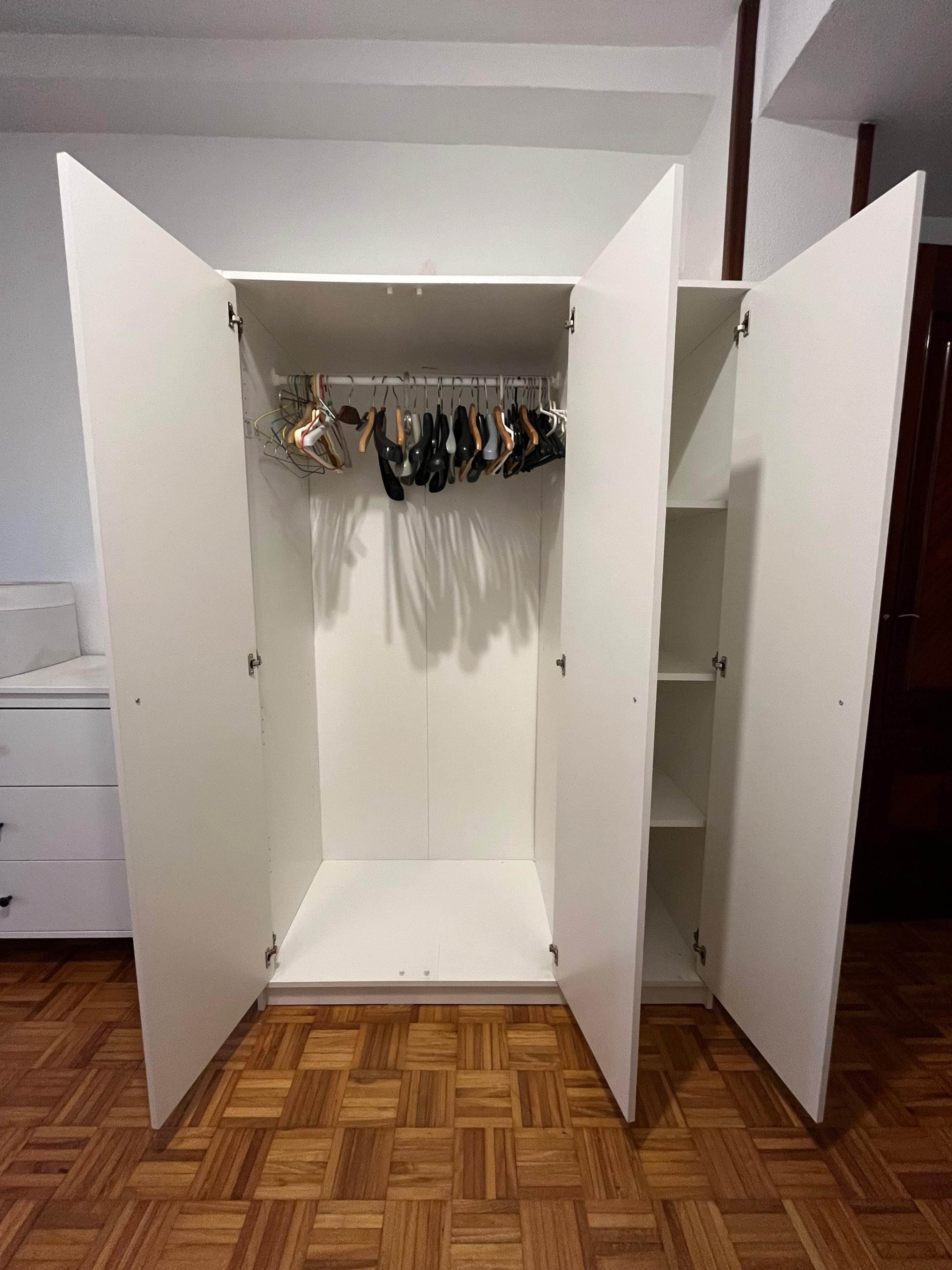 KLEPPSTAD armario con 3 puertas, blanco, 117x176 cm