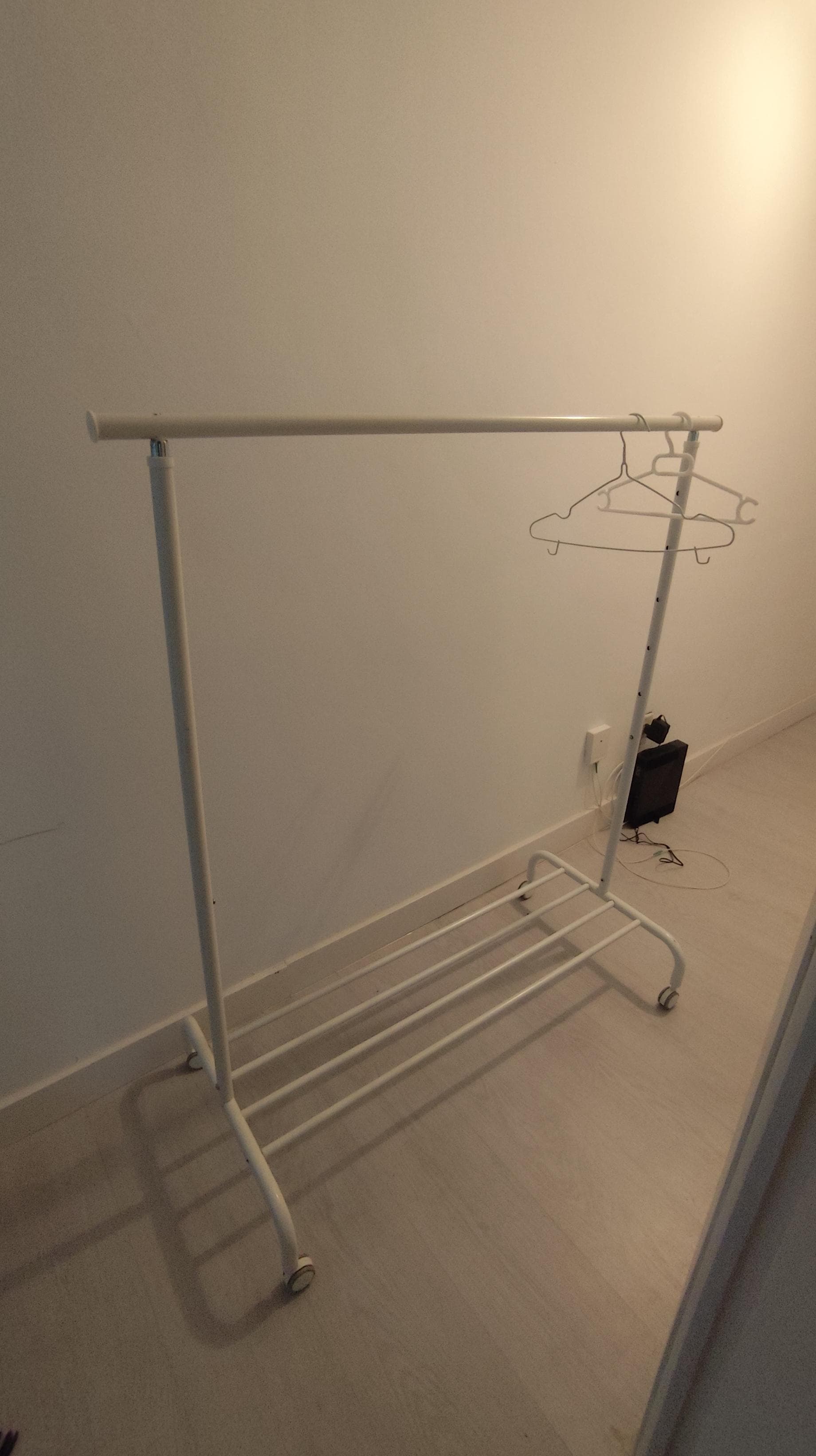 RIGGA Burro para ropa, blanco
